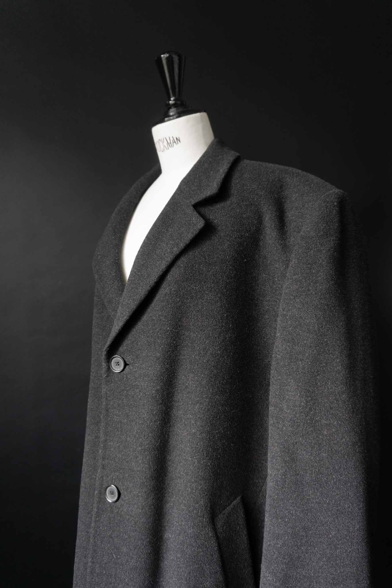 Grauer Oversized Wollmantel aus 100 % Wolle – minimalistischer Vintage Mantel von theplaincircle vintage