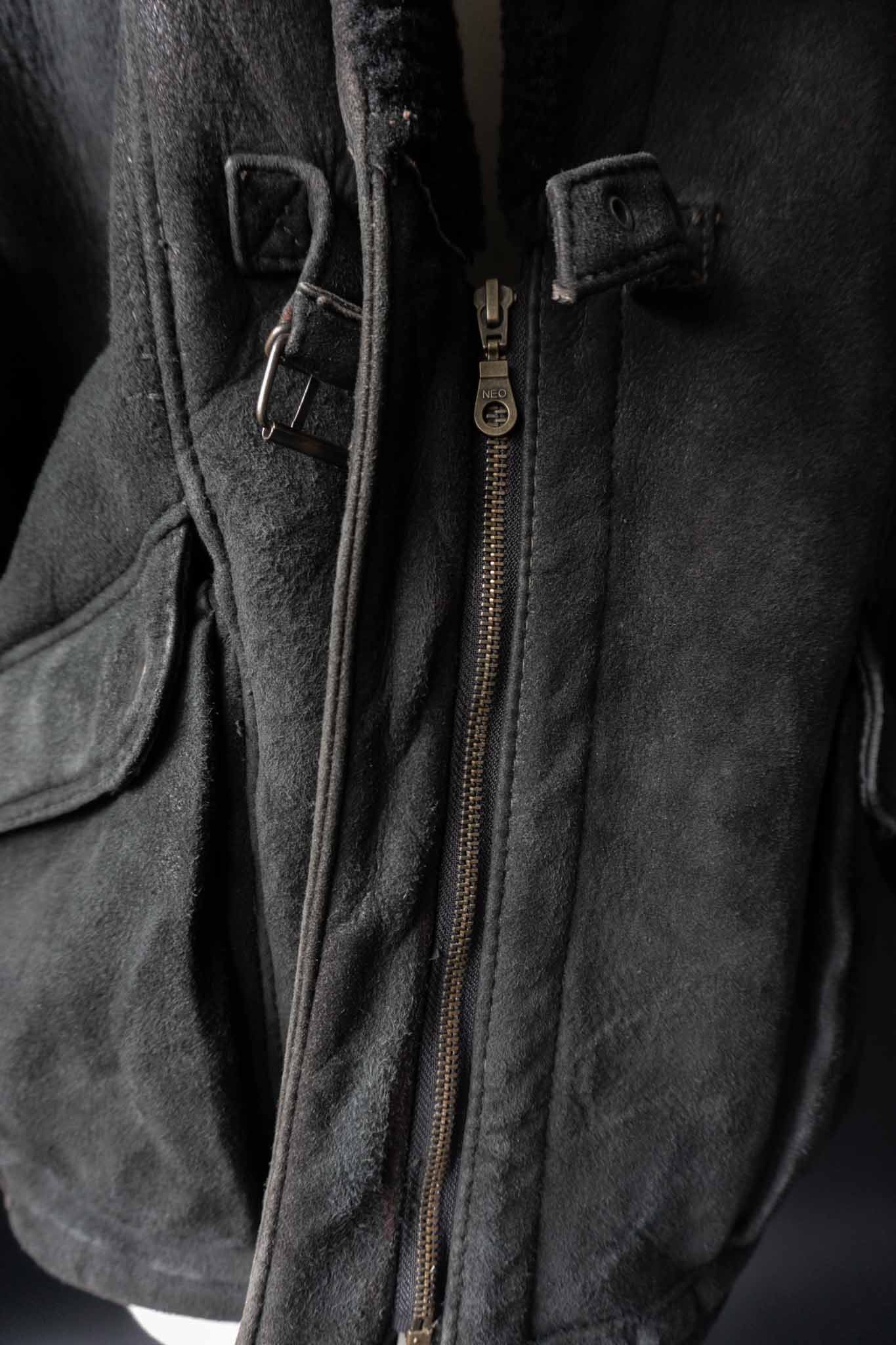 Schwarze Vintage Shearling Bomberjacke aus 100 % Wildleder mit Lammfellfutter – Oversized Blouson von theplaincircle vintage