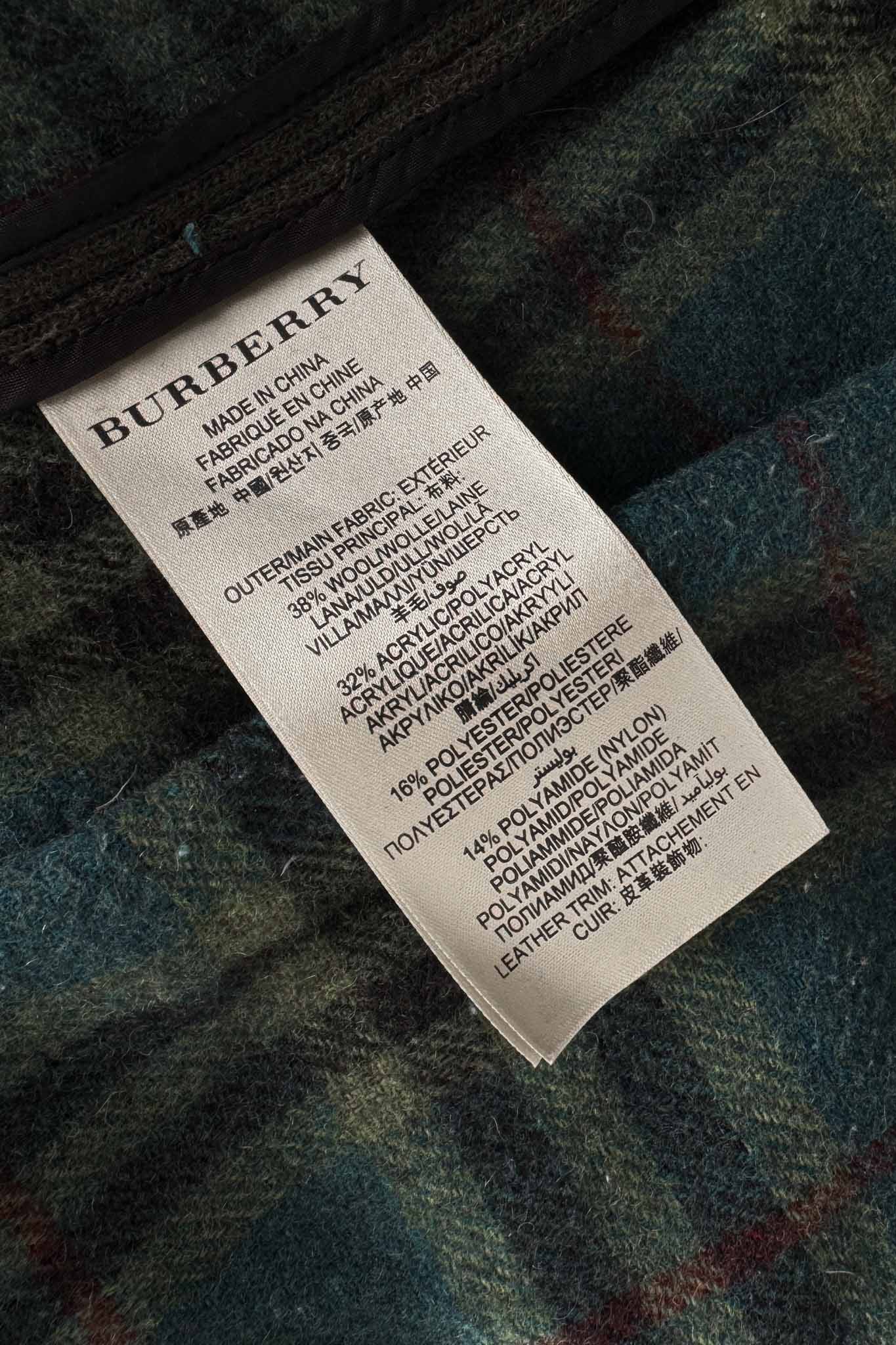 Burberry Brit Vintage Wolljacke Vorderansicht mit Goldknöpfen