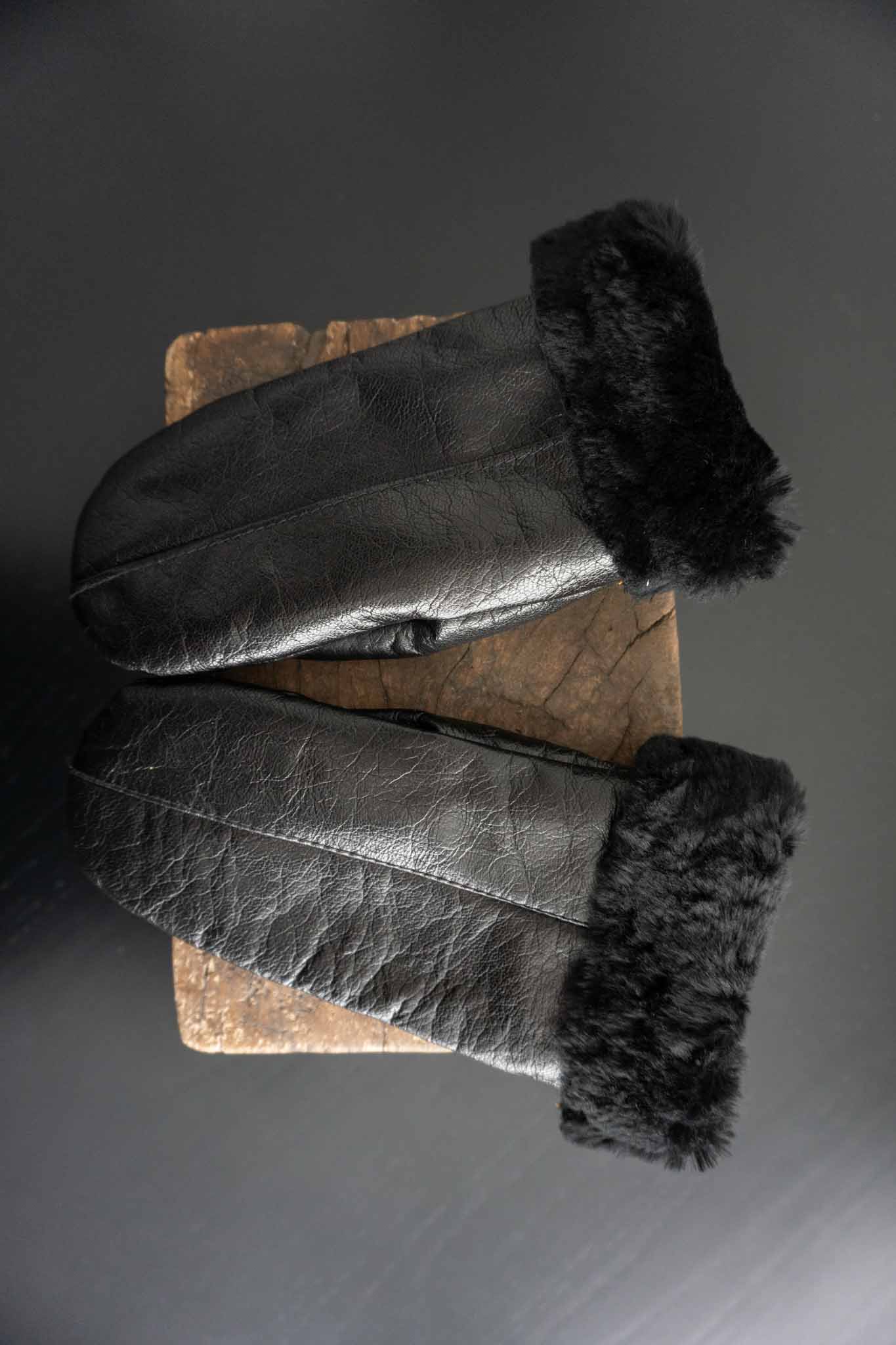 Vintage Lackleder-Fäustlinge Lammy Futter theplaincircle vintage