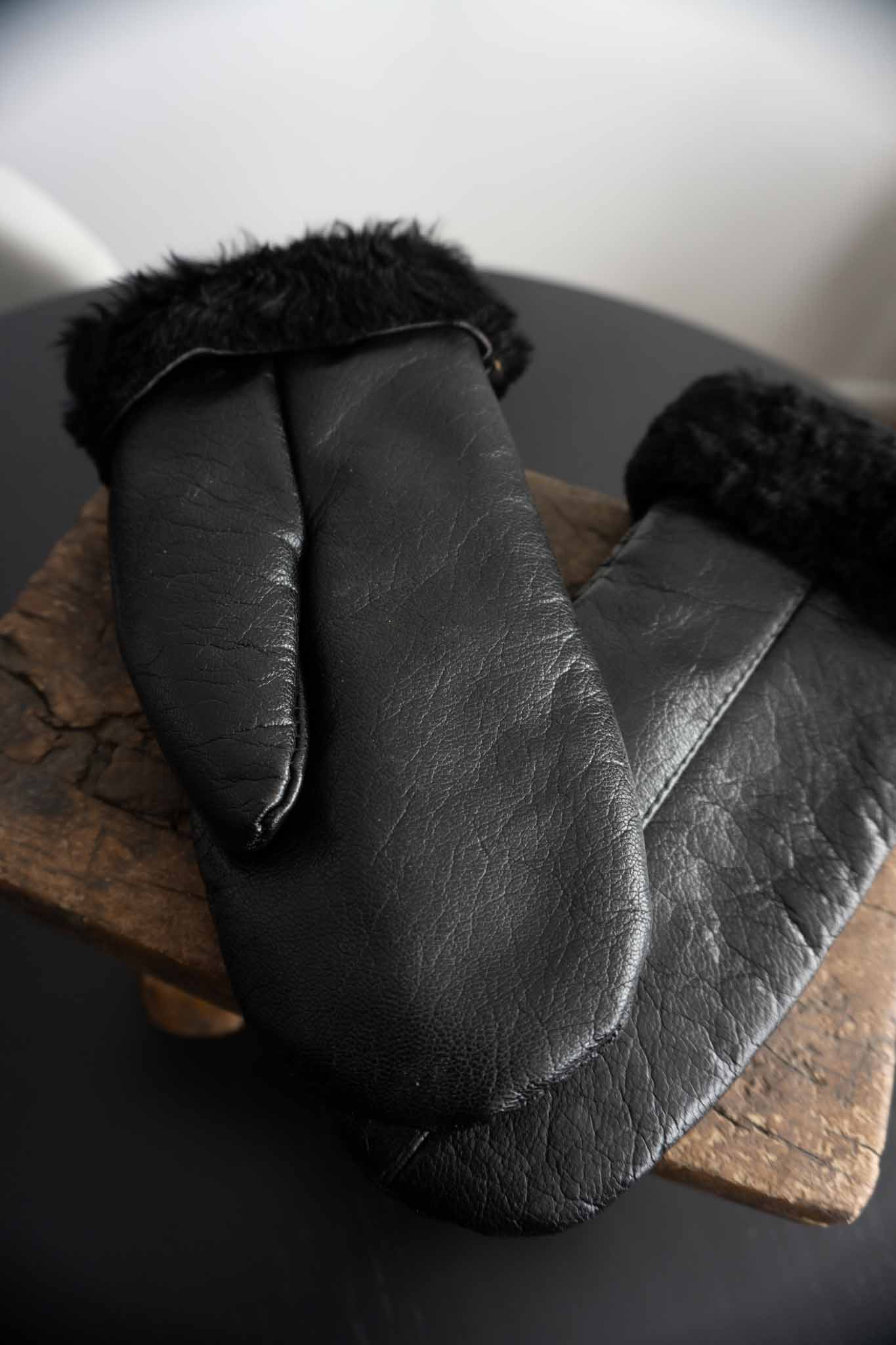 Vintage Lackleder-Fäustlinge Lammy Futter theplaincircle vintage