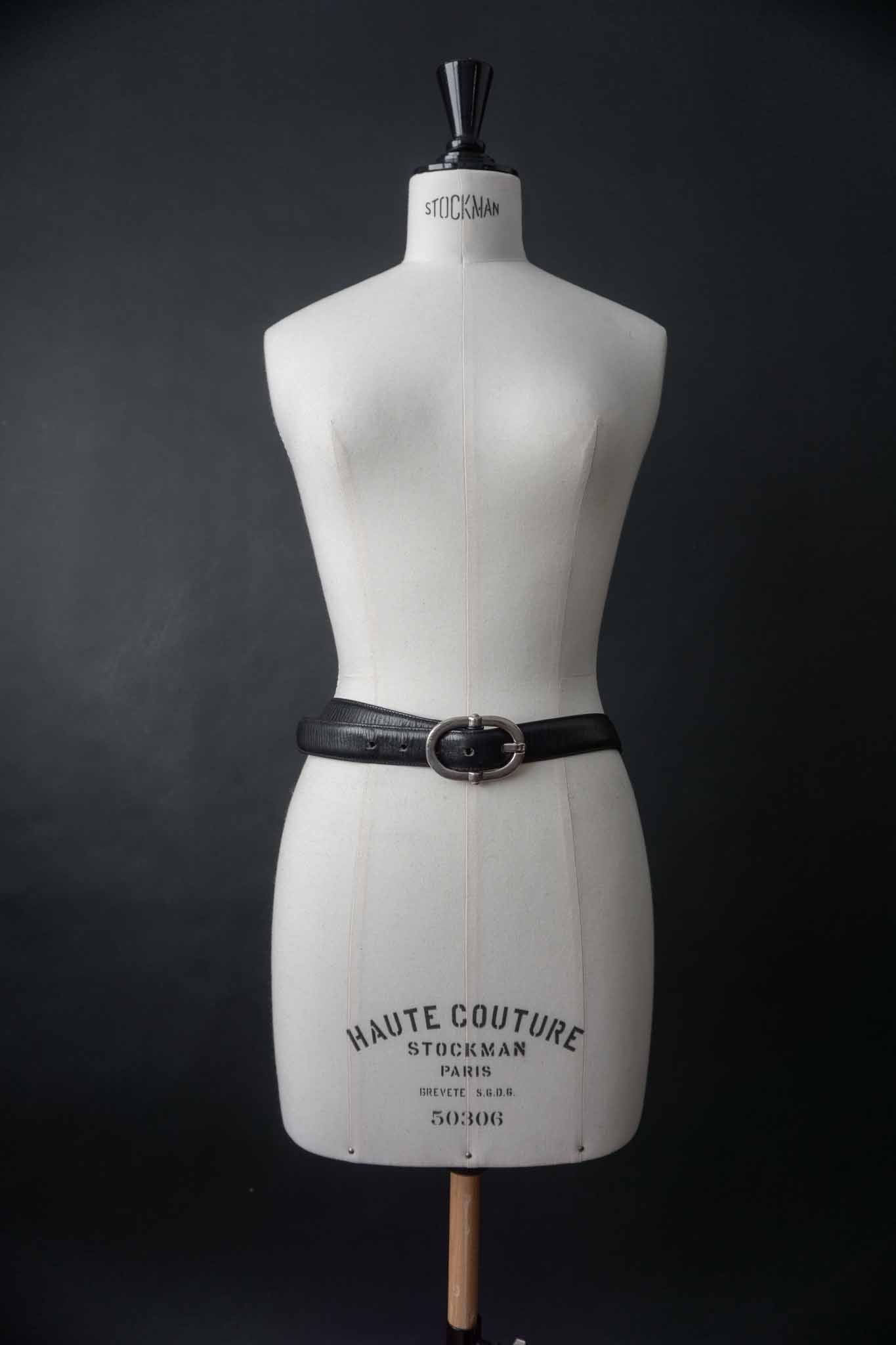 Aigner Gürtel 80er Schnalle mit Nieten Detail schwarzes Echtleder – Retro Second Hand Mode