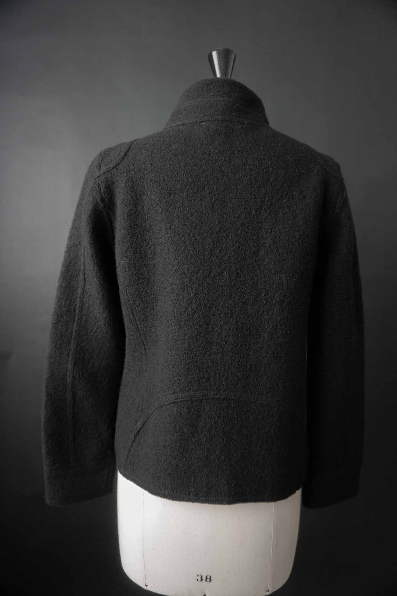 Schwarze vintage Wolljacke, tailliert mit Zipper – theplaincircle vintage