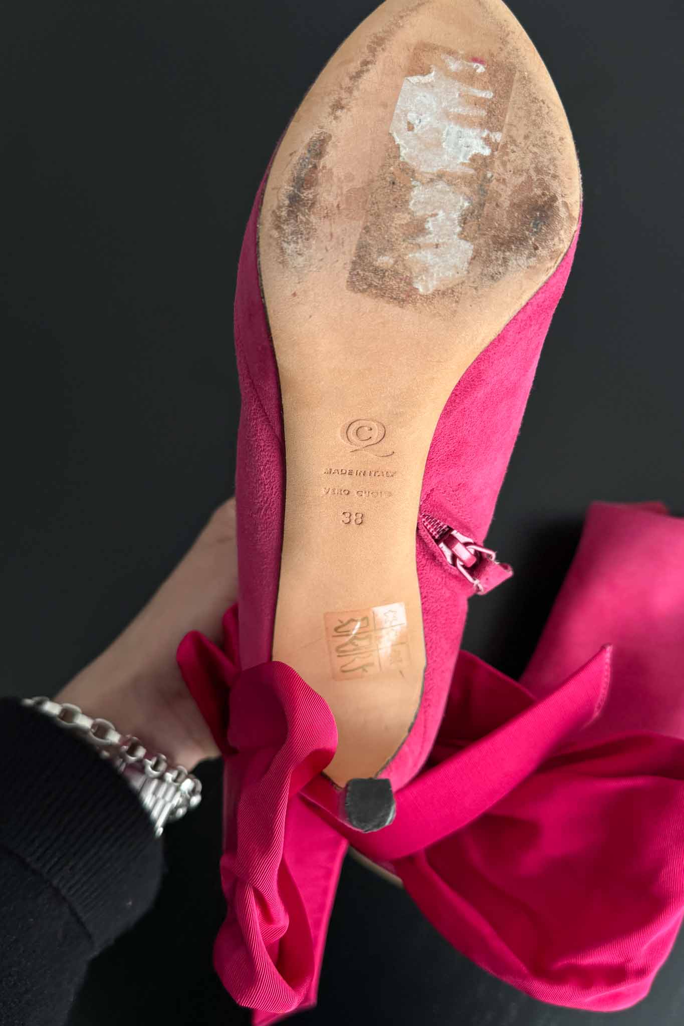 Alexander McQueen Heels mit Statement-Schleife aus Wildleder Pink