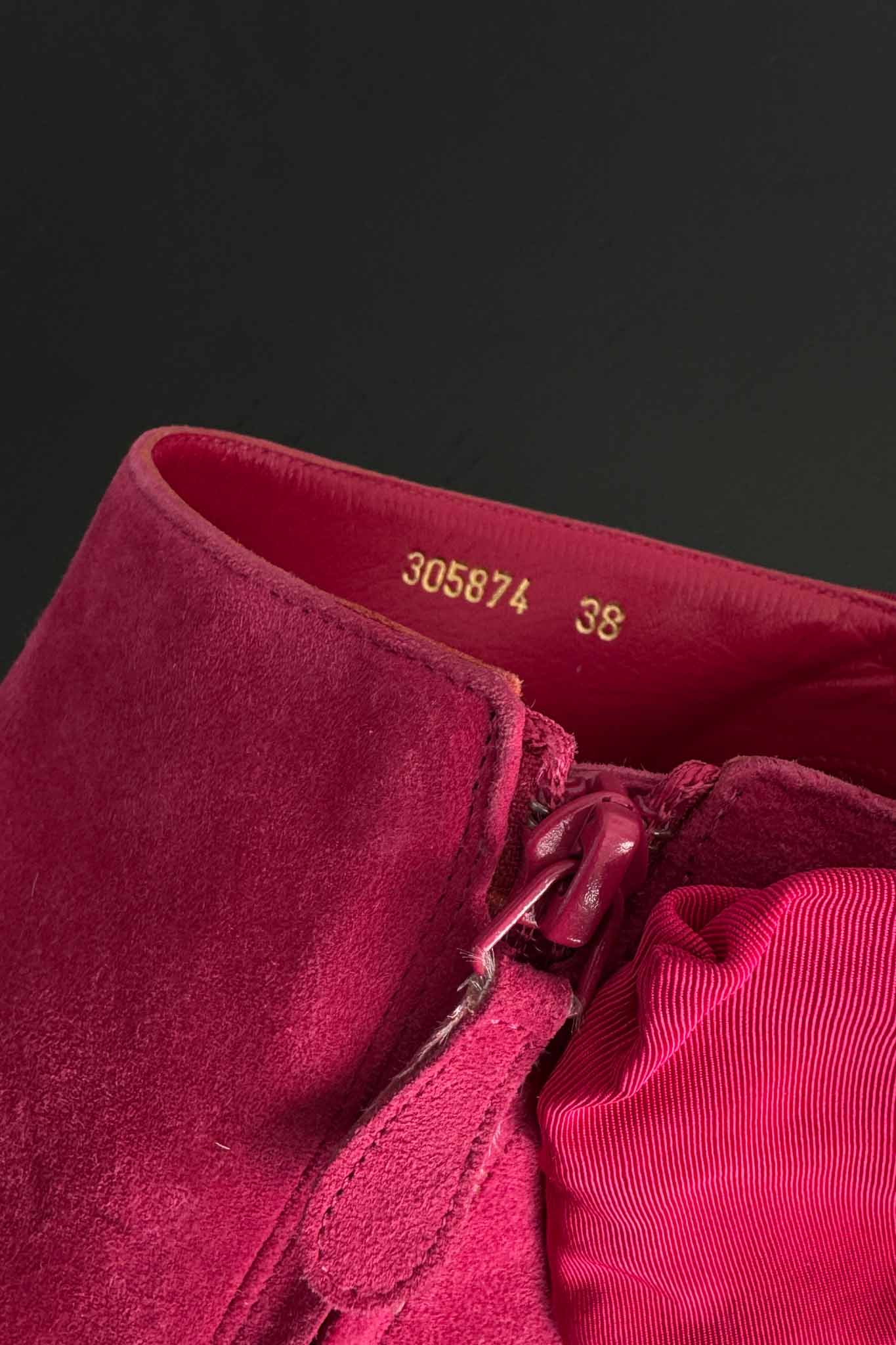 Alexander McQueen Heels mit Statement-Schleife aus Wildleder Pink