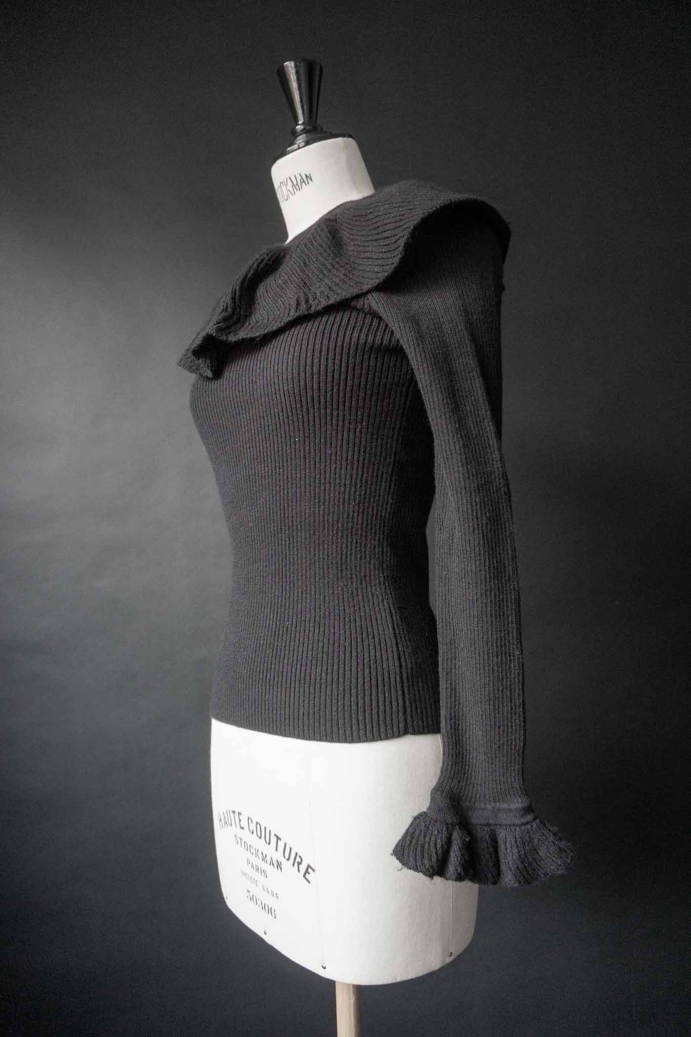 70s Yves Saint Laurent Pullover, XS theplaincircle vintage