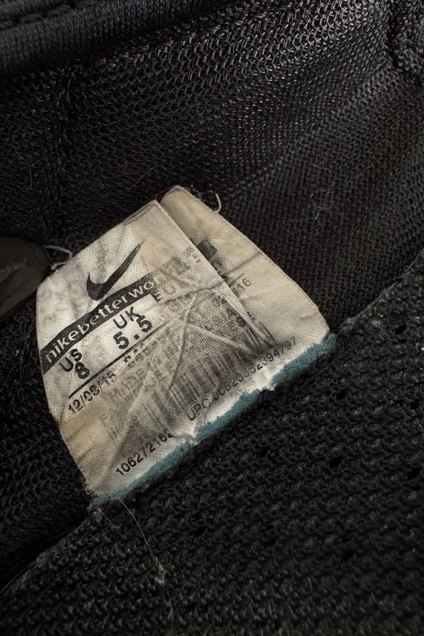 Schwarzer Vintage Nike Air Rift Sneaker mit Split-Toe-Design