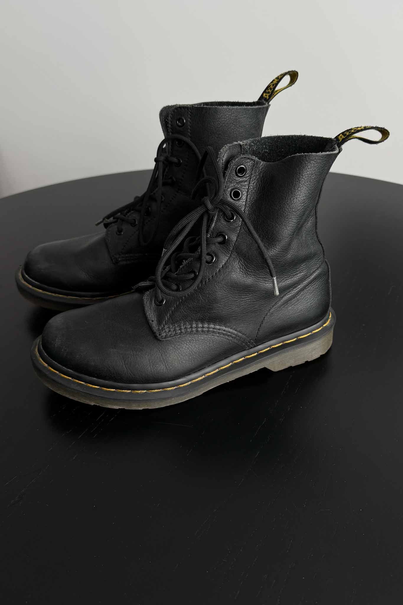 Dr martens pascal vintage boots black leather