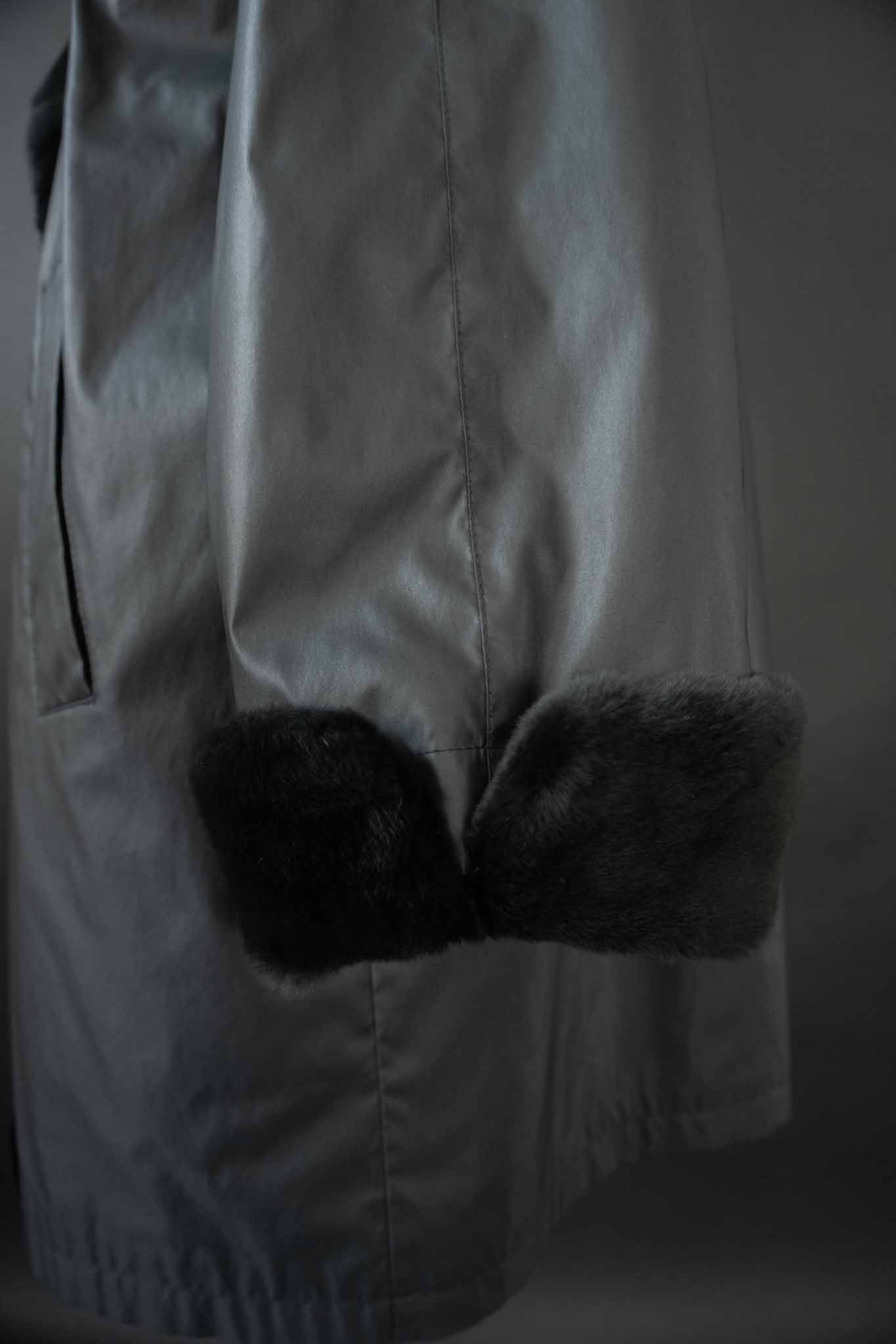 Oversized Vintage Mantel mit herausknöpfbarem Echtfellfutter in Schwarz – theplaincircle vintage