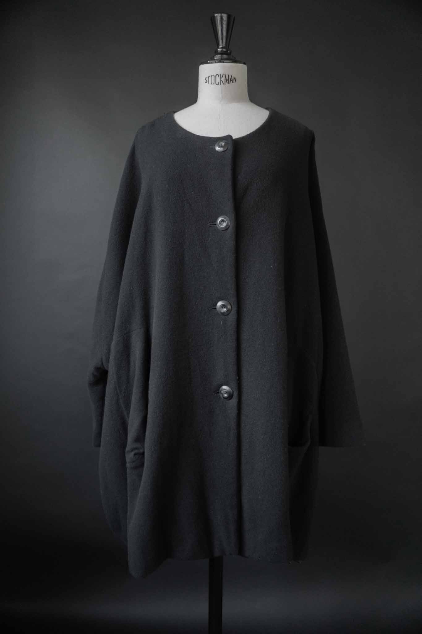 Vintage Oversized Wollmantel Schwarz – Cocoon Silhouette