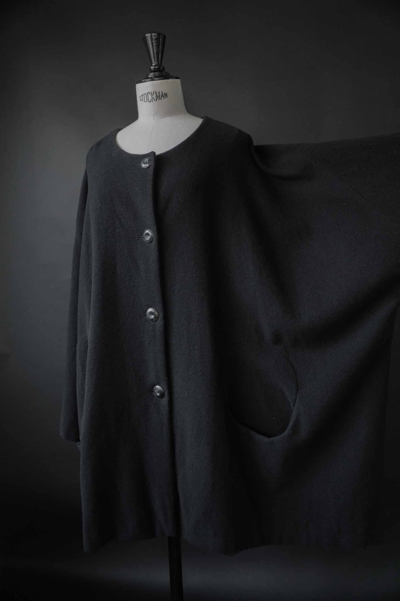 Vintage Oversized Wollmantel Schwarz – Cocoon Silhouette