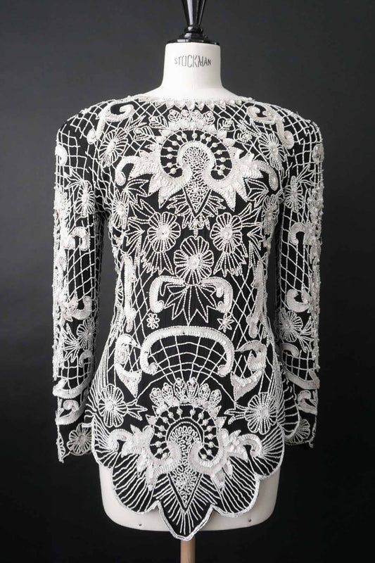 schwarze 80s Bluse mit weißer Perlenstickerei theplaincircle vintage