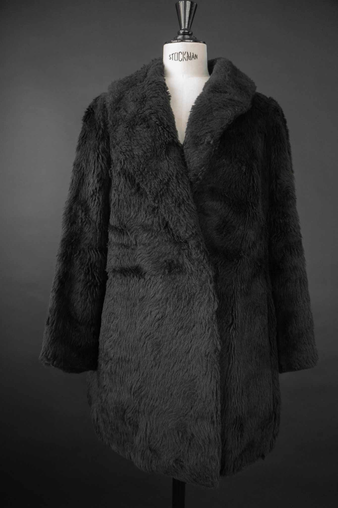 Vintage 70s Fake Fur Mantel in Schwarz – weiches Kunstfell, theplaincircle vintage