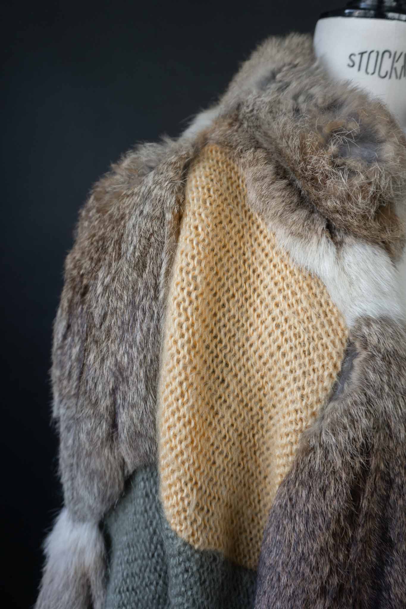 80s Vintage Strickjacke mit Echtfell-Besatz in gelb-grüner Patchwork-Optik 