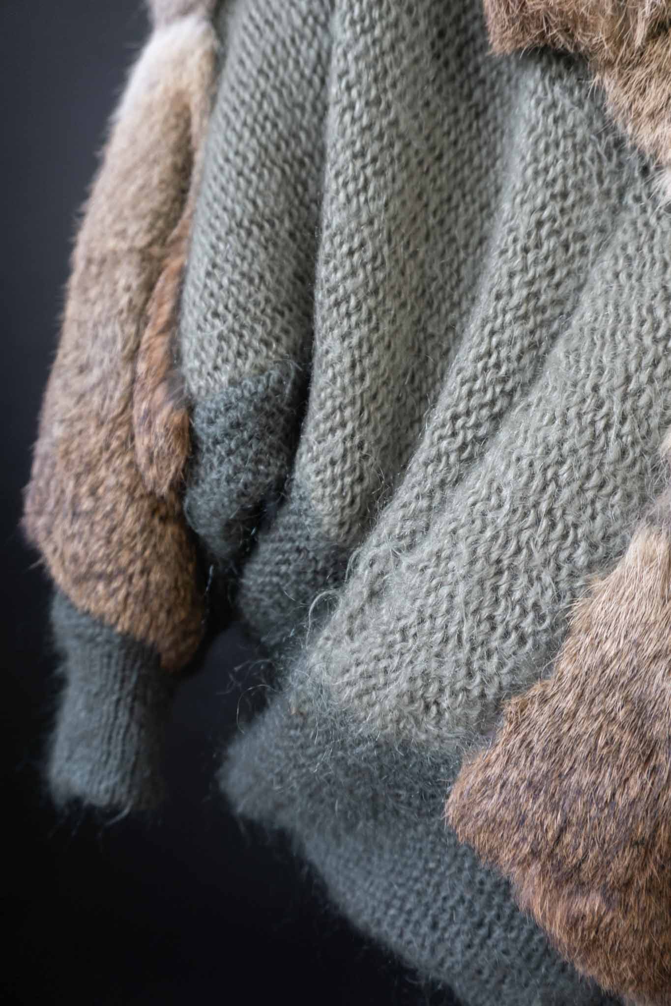 80s Vintage Strickjacke mit Echtfell-Besatz in gelb-grüner Patchwork-Optik 