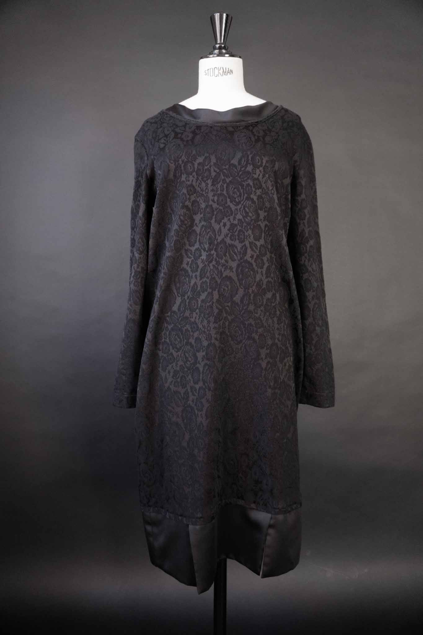 Schwarzes vintage Jacquardkleid mit Satin-Details, M–L theplaincircle vintage