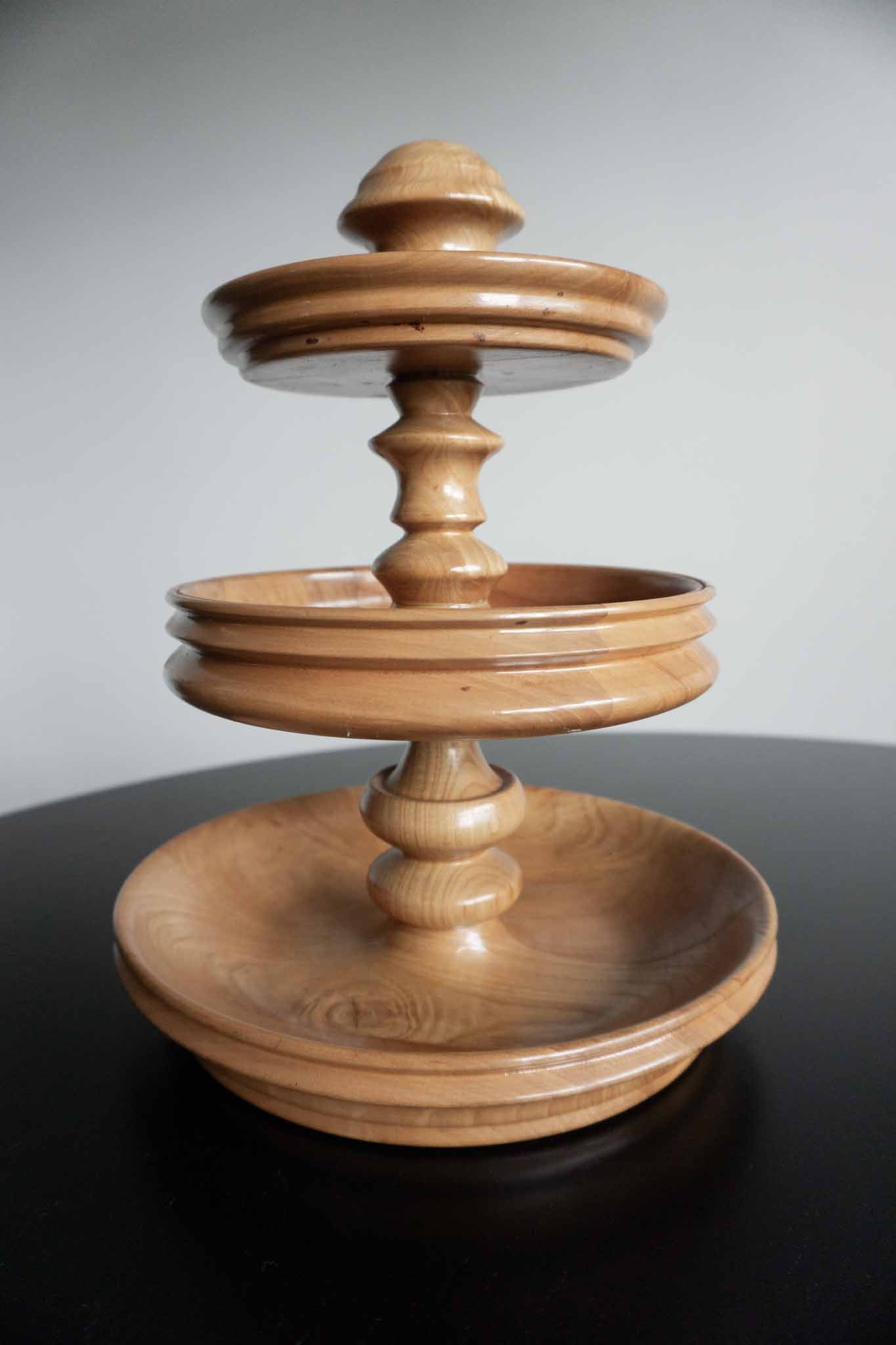 Vintage Etagere theplaincircle vintage