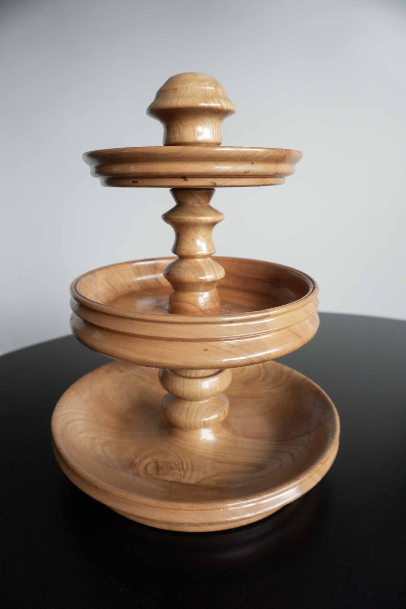 Vintage Etagere theplaincircle vintage