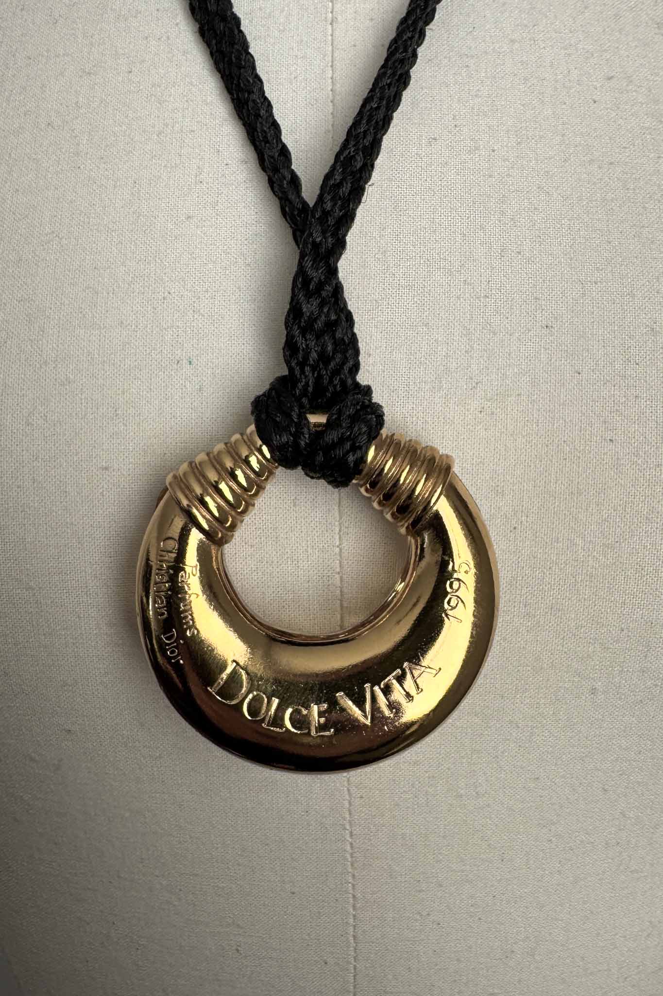 Vintage Dior Dolce Vita Kette 1995 – goldplattierter Anhänger mit Gravur