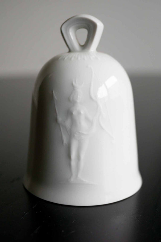 Weiße Meissen Porzellan Tischglocke mit Artemis Relief
