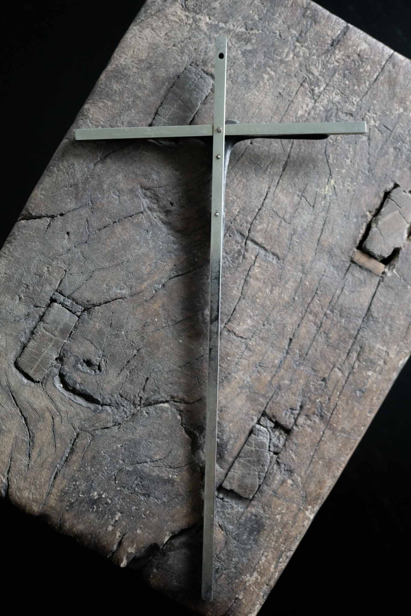 Vintage Kruzifix Minimal theplaincircle vintage