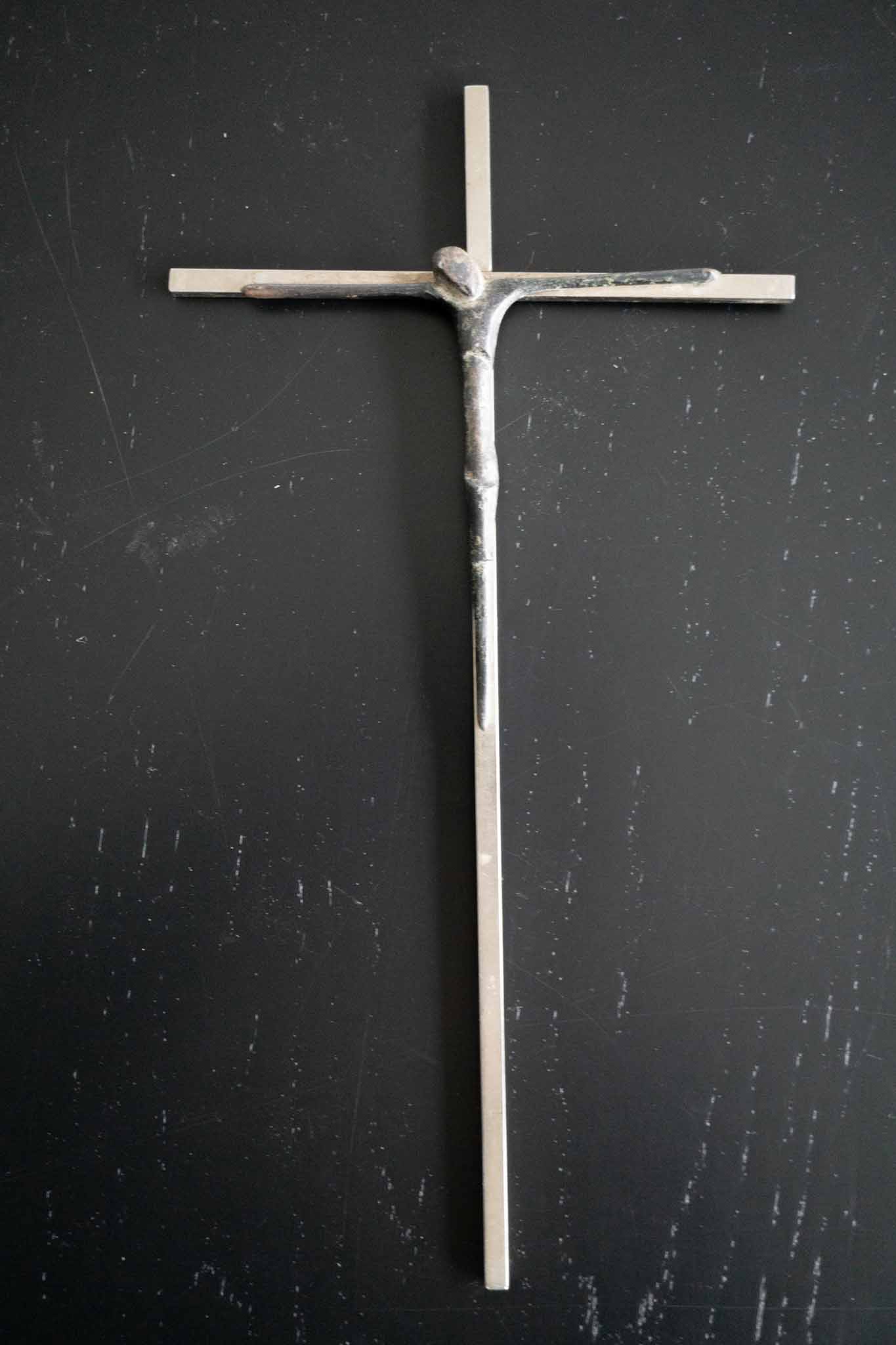 Vintage Kruzifix Minimal theplaincircle vintage