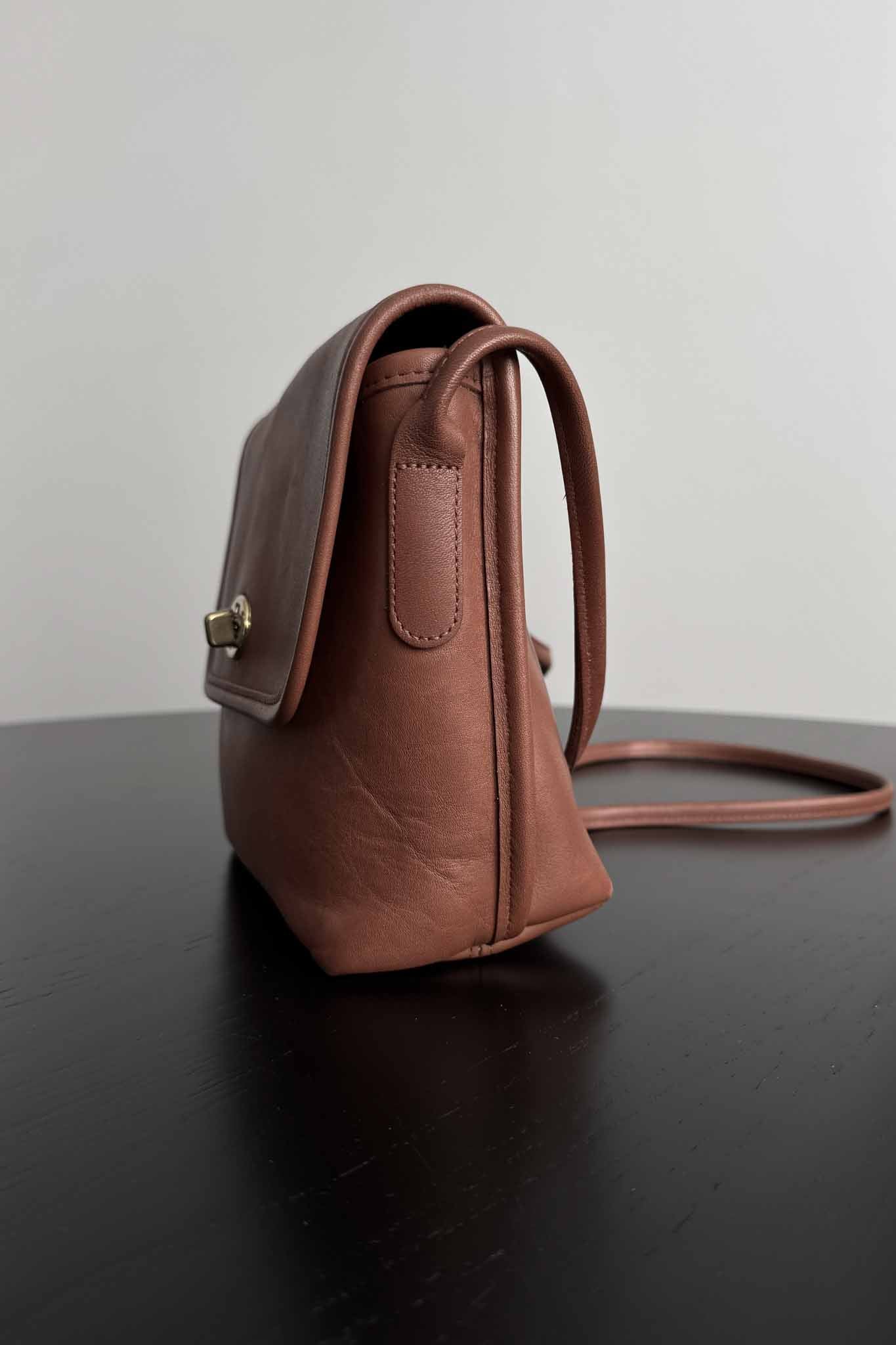 Vintage 90s Coach Quincy Flap Ledertasche in Braun theplaincircle vintage
