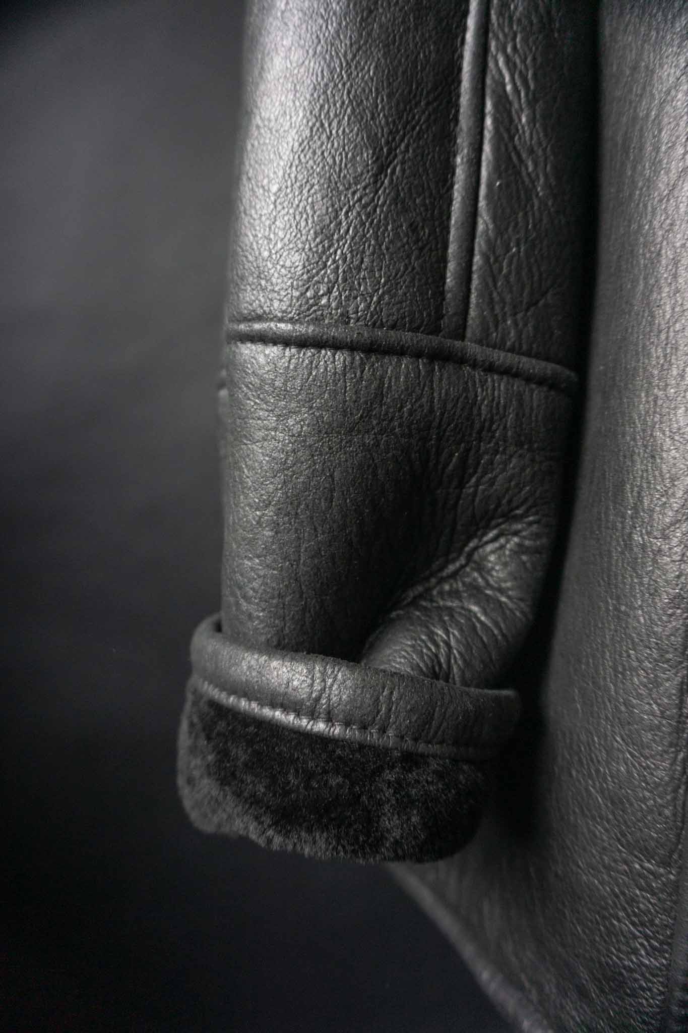 Vintage Lammfelljacke Schwarz, S–M theplaincircle vintage