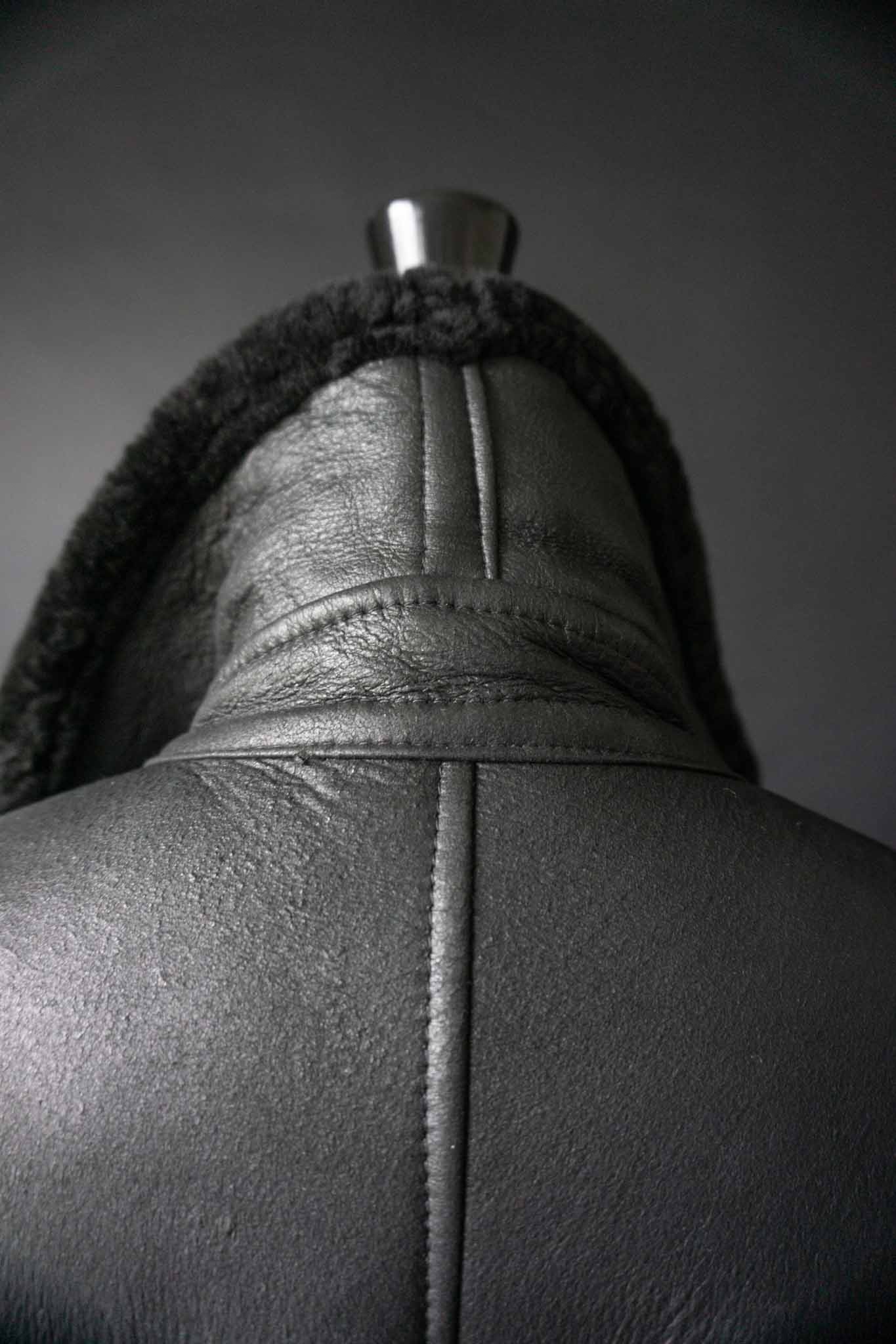 Vintage Lammfelljacke Schwarz, S–M theplaincircle vintage