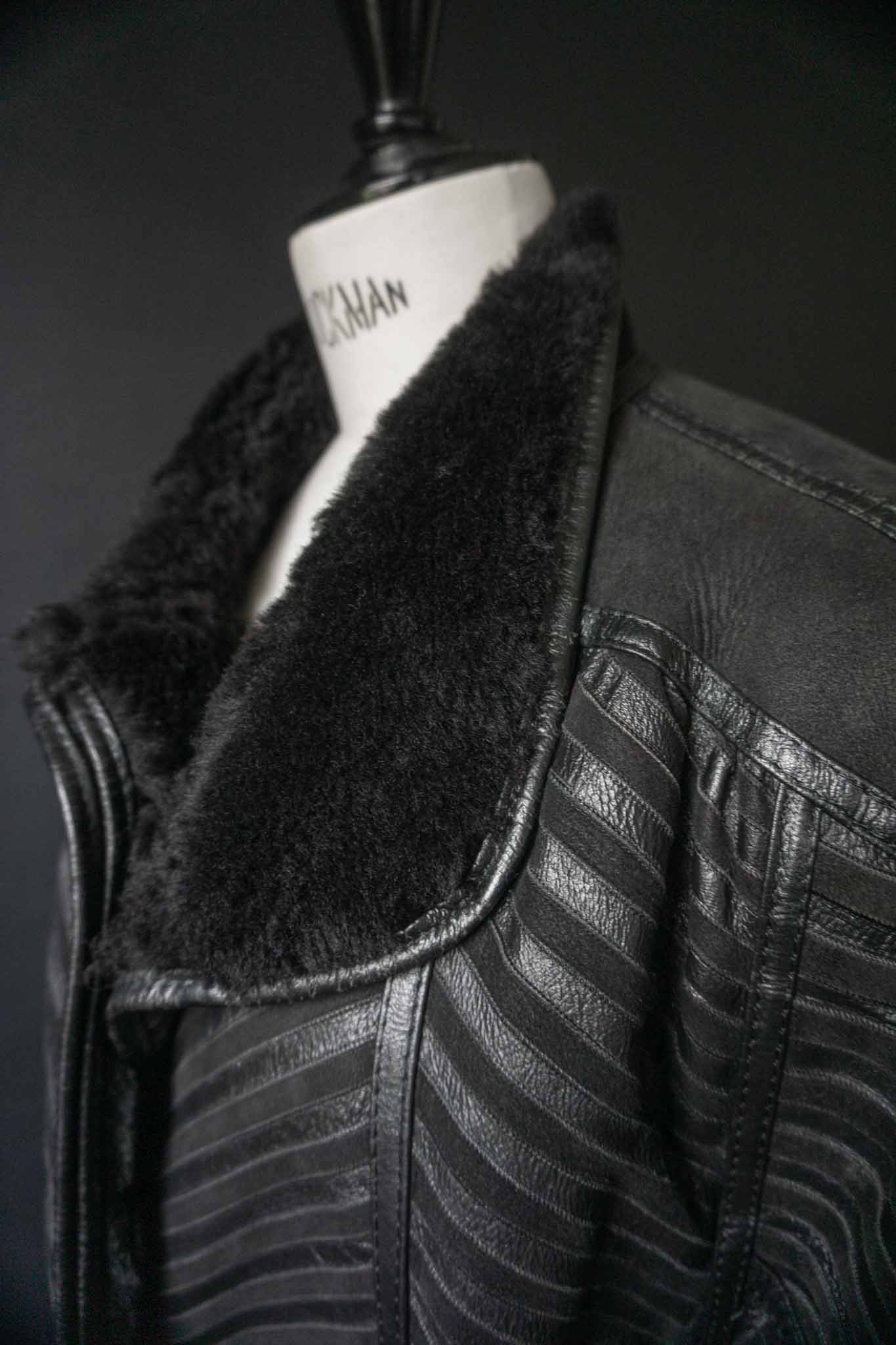 Vintage Lammfellmantel 80s Schwarz, S–M theplaincircle vintage