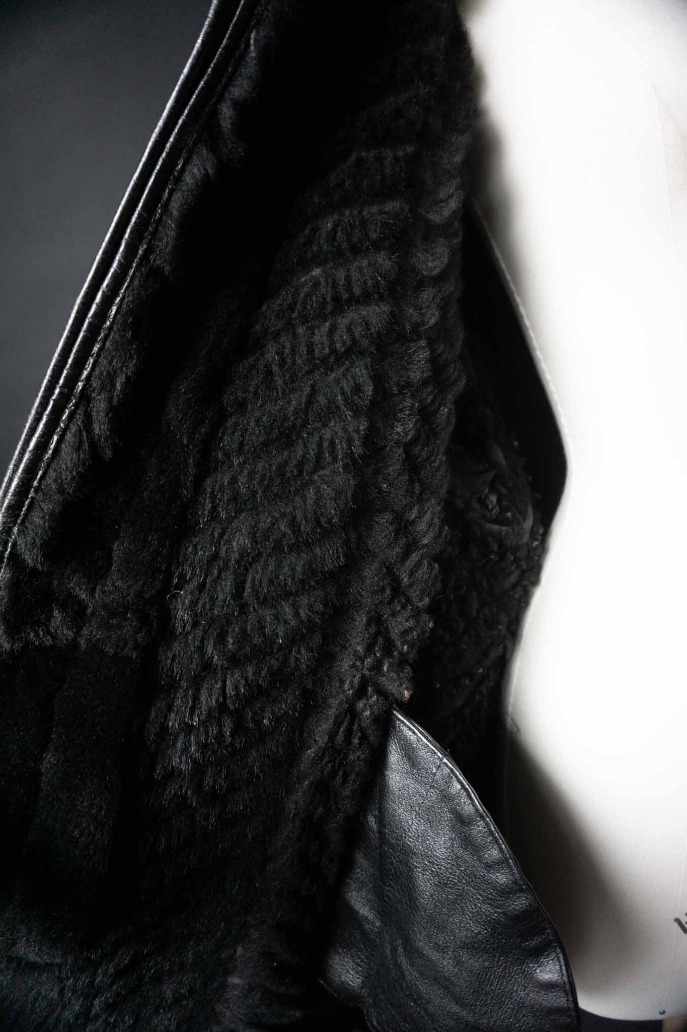 Vintage Lammfellmantel 80s Schwarz, S–M theplaincircle vintage