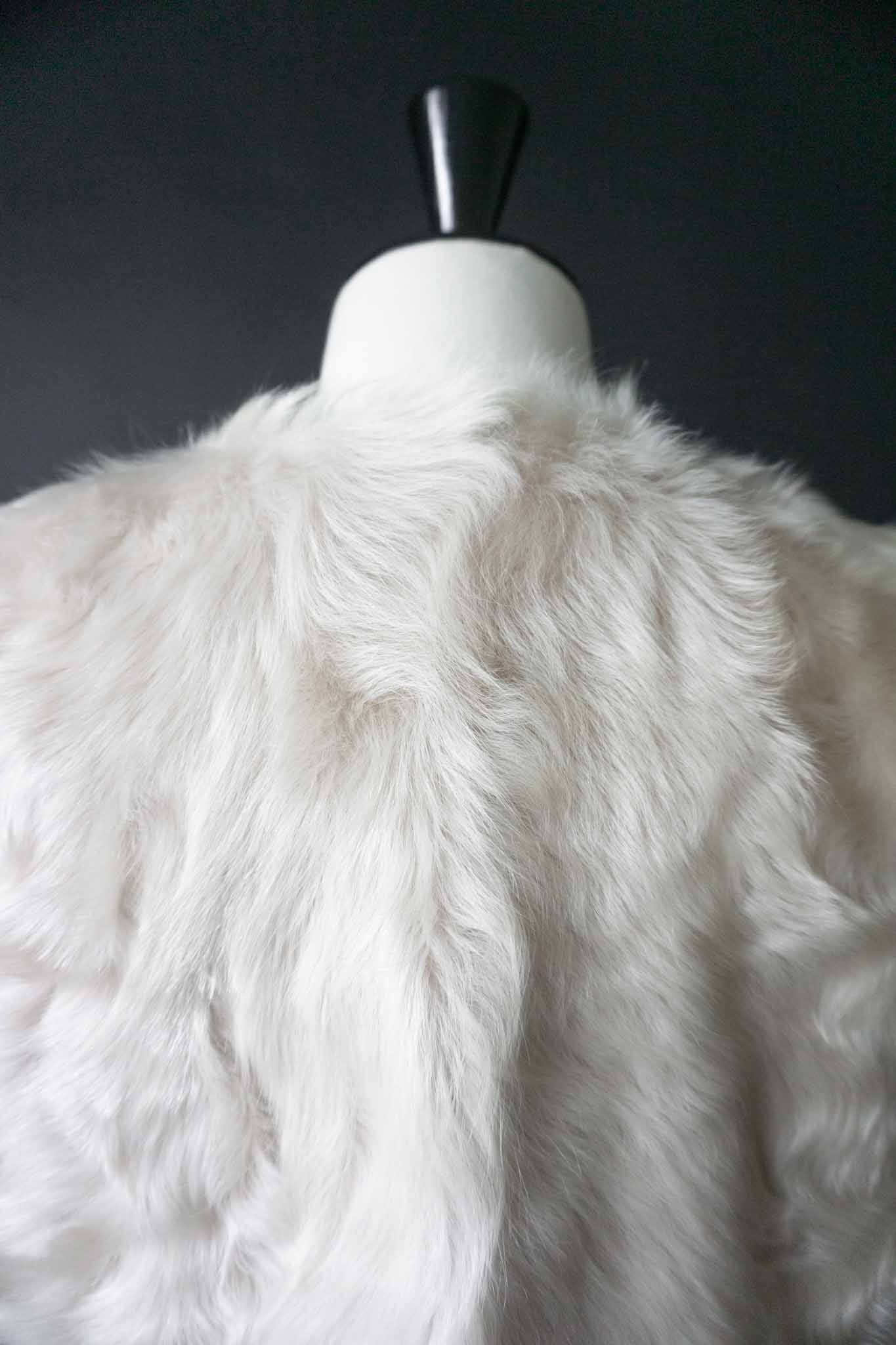 Vintage Pelzweste Lammfell, Creme, M–XL theplaincircle vintage