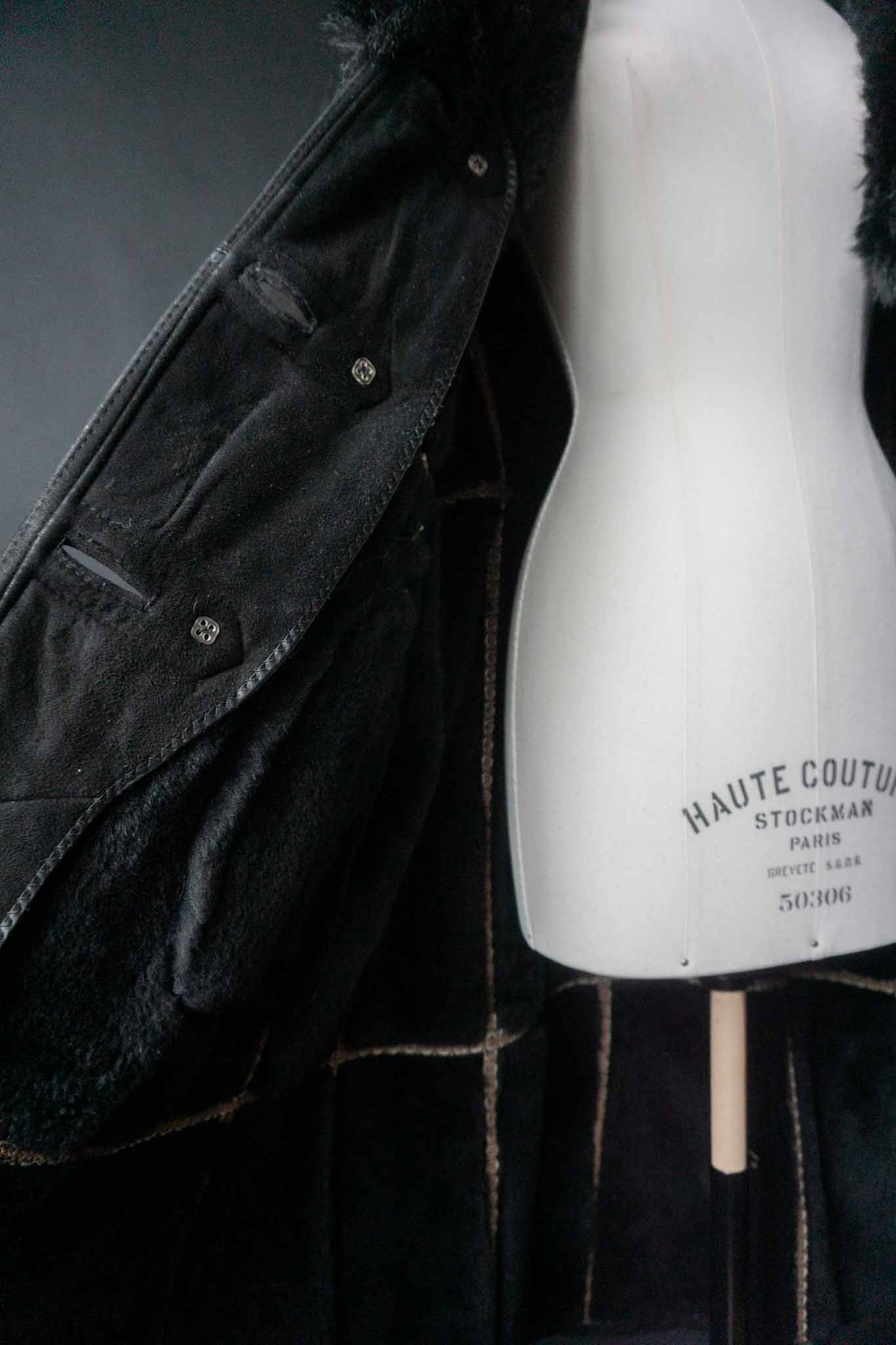 Vintage Lammfellmantel 70s Schwarz, S–M theplaincircle vintage