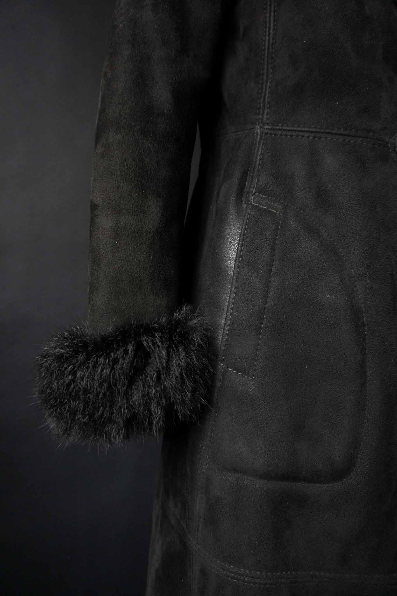 Vintage Lammfellmantel 70s Schwarz, S–M theplaincircle vintage