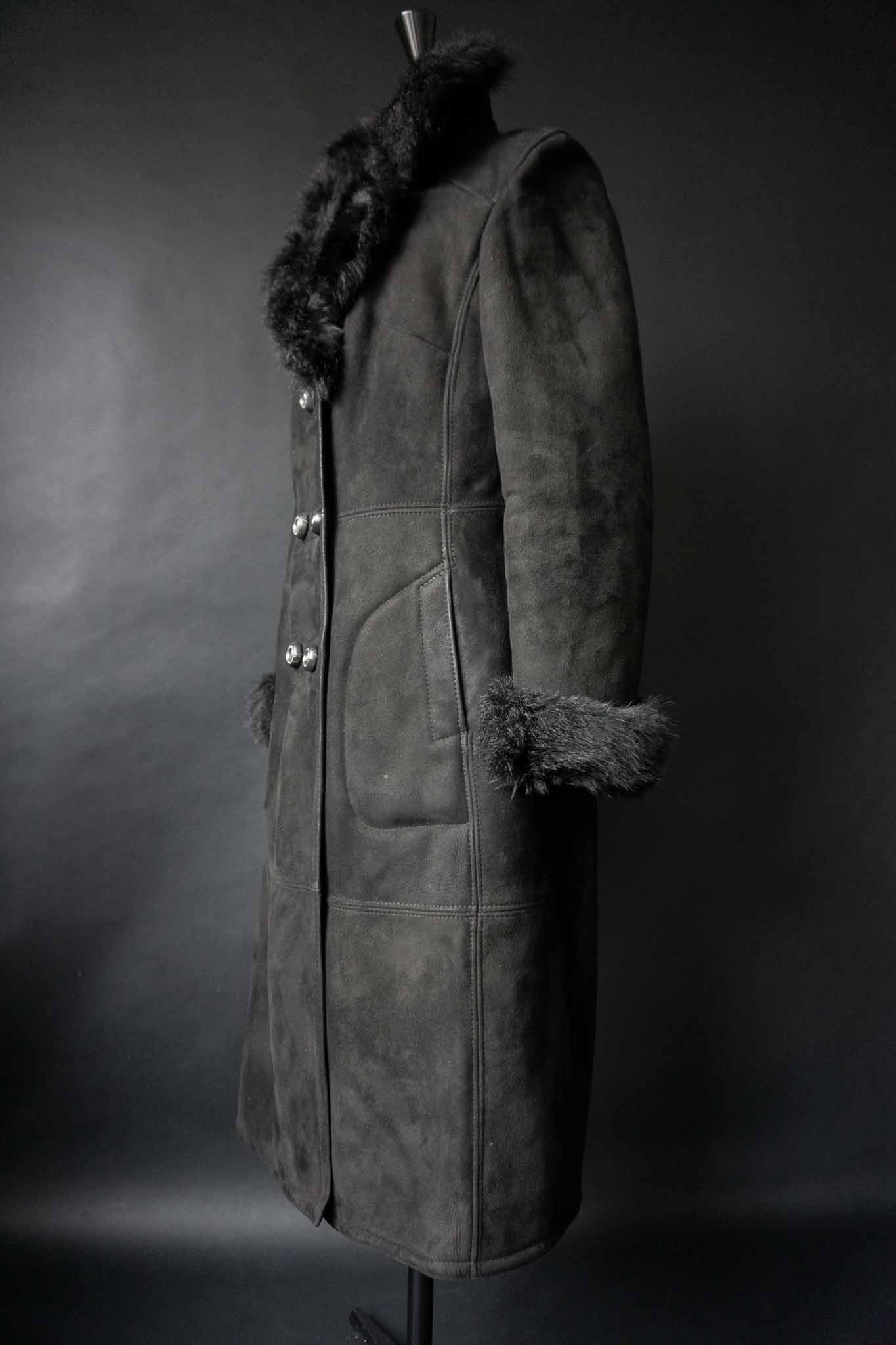 Vintage Lammfellmantel 70s Schwarz, S–M theplaincircle vintage