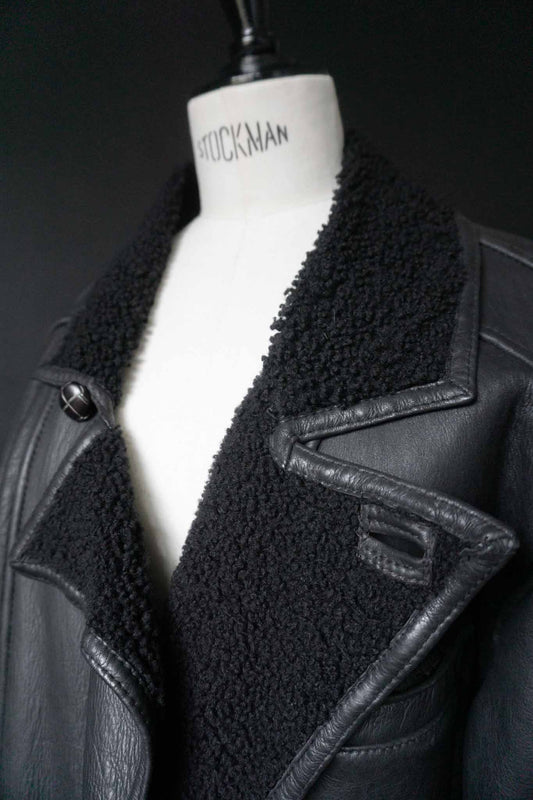 Vintage Lammfelljacke oversized, M–L theplaincircle vintage