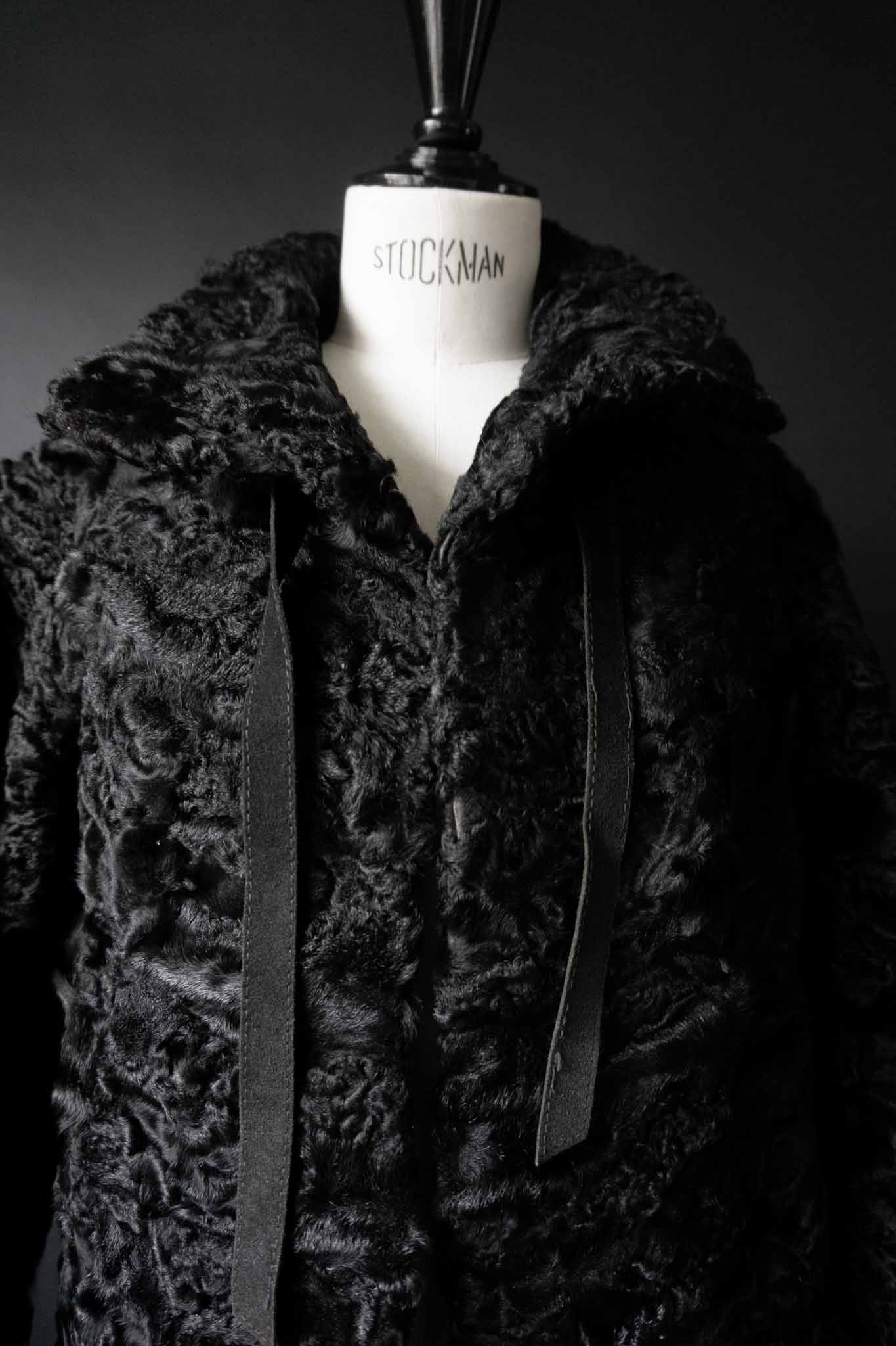 Vintage Lammfellmantel 70s Schwarz, S–M theplaincircle vintage