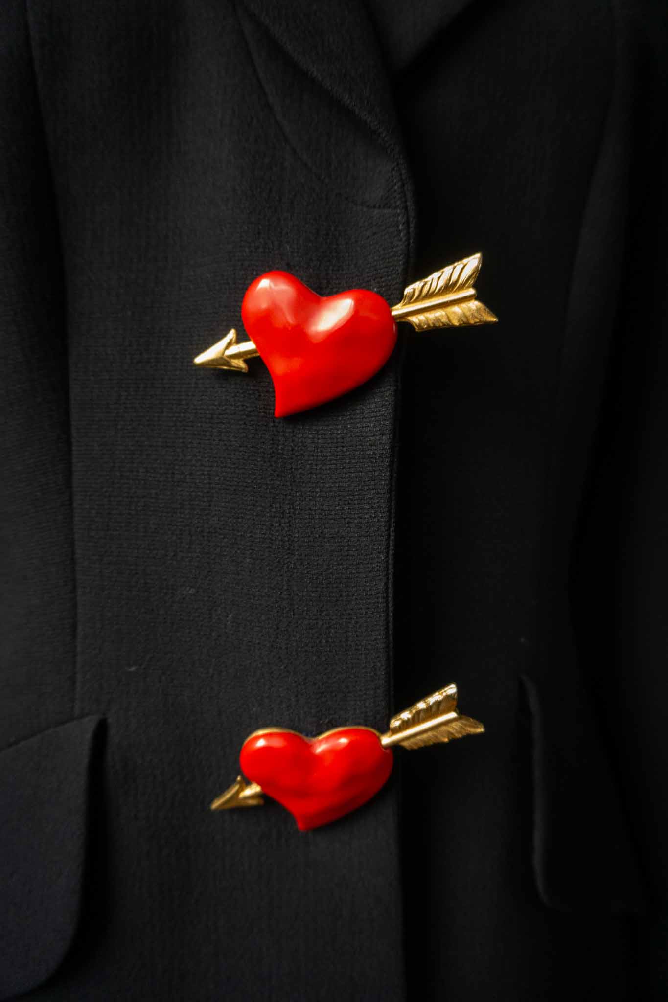 Vintage René Lange Wollkostüm mit Herz-Knöpfen – schwarzer Designer Blazer und Rock