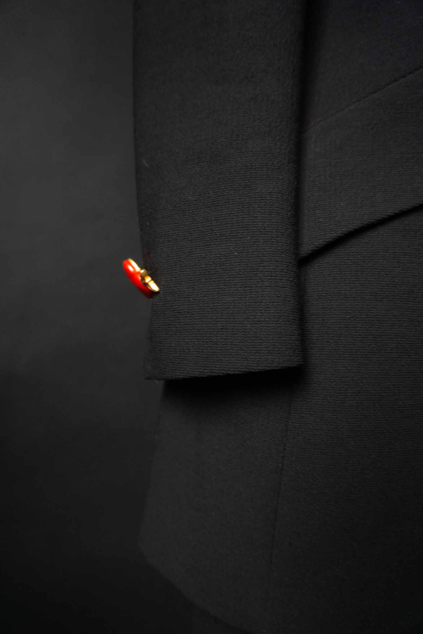 Vintage René Lange Wollkostüm mit Herz-Knöpfen – schwarzer Designer Blazer und Rock