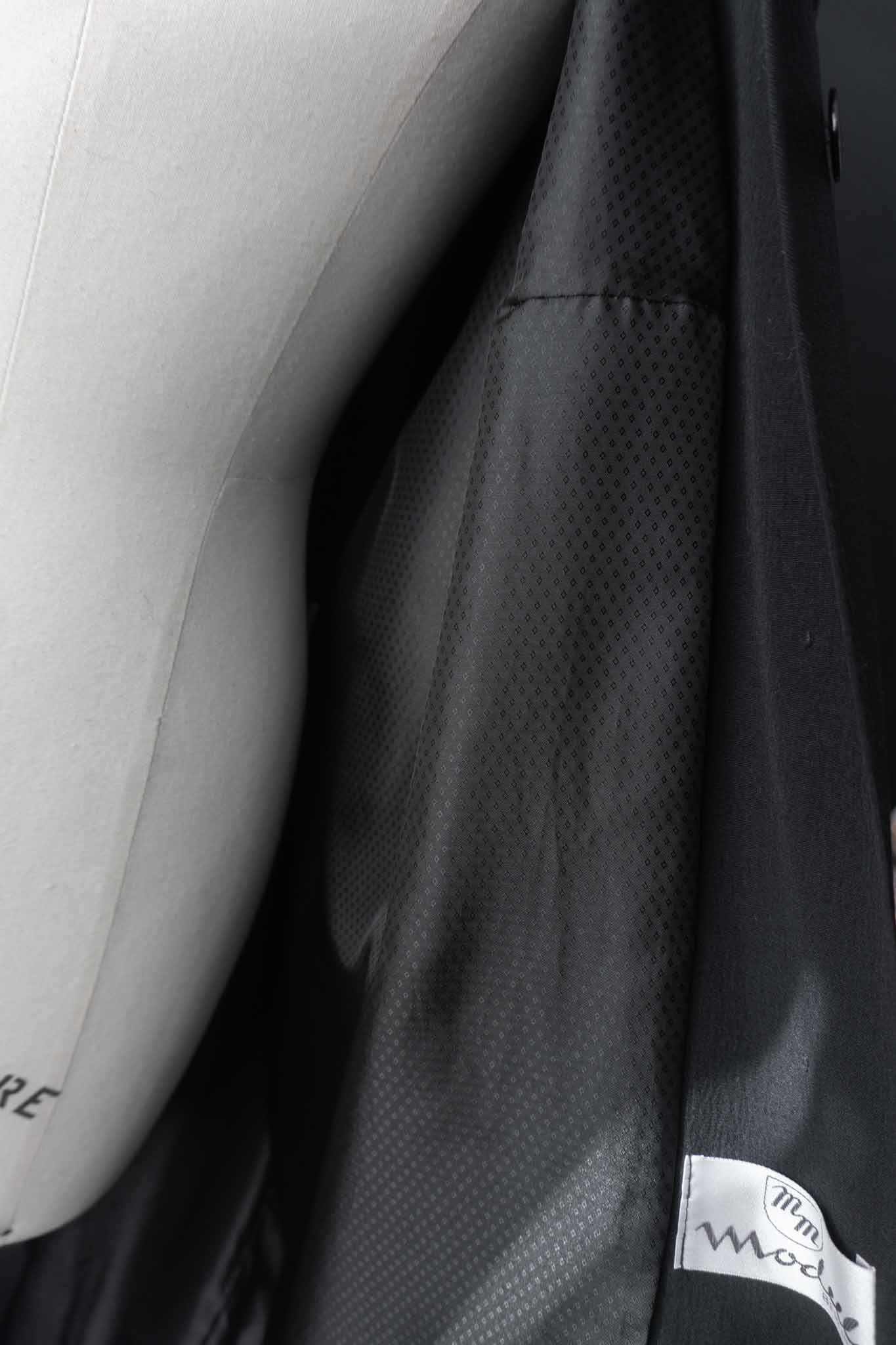 Schwarzer fließender Vintage Mantel mit verdeckter Knopfleiste