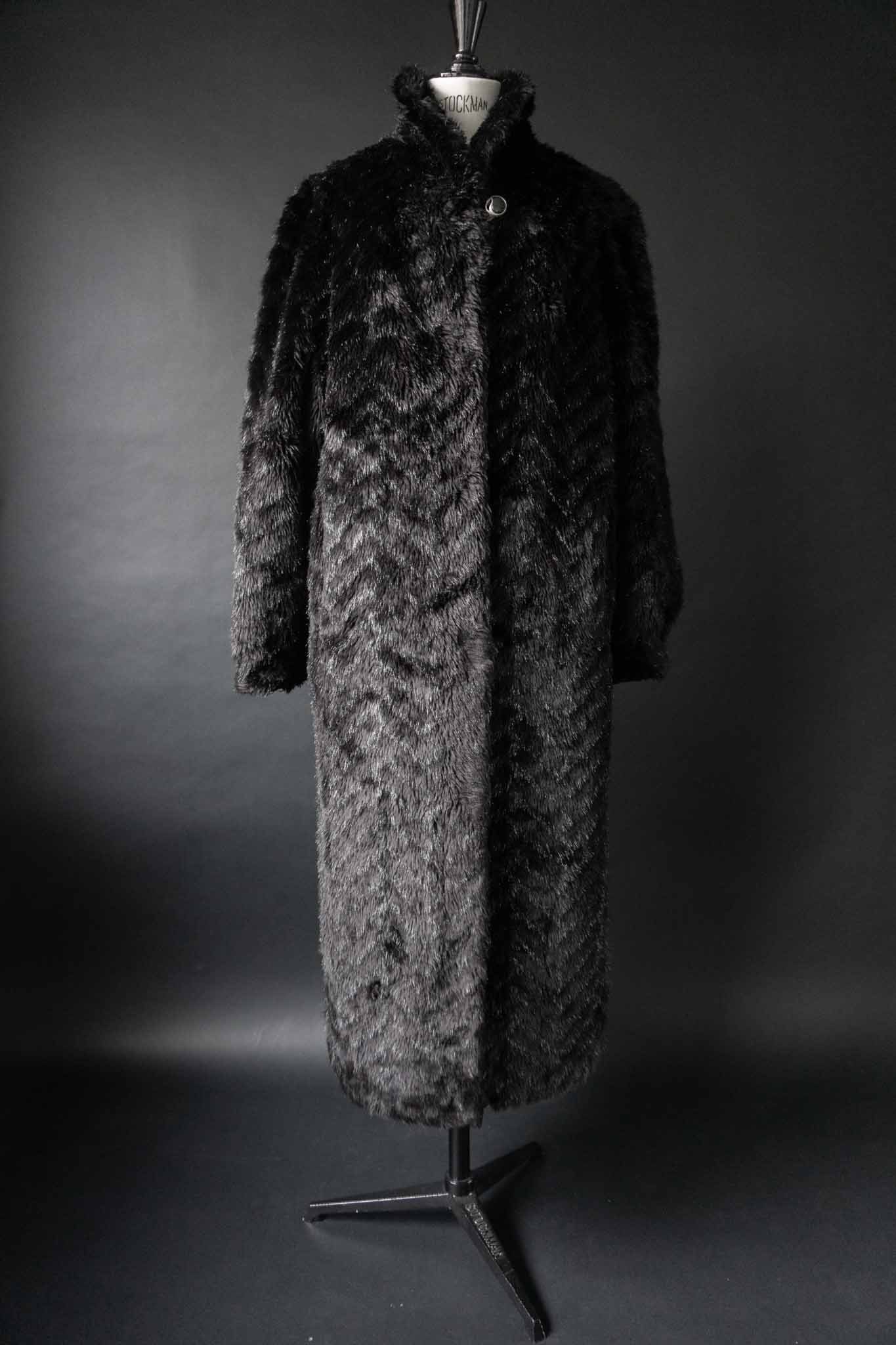 Vintage witchy Fake Fur Mantel, S–M theplaincircle vintage