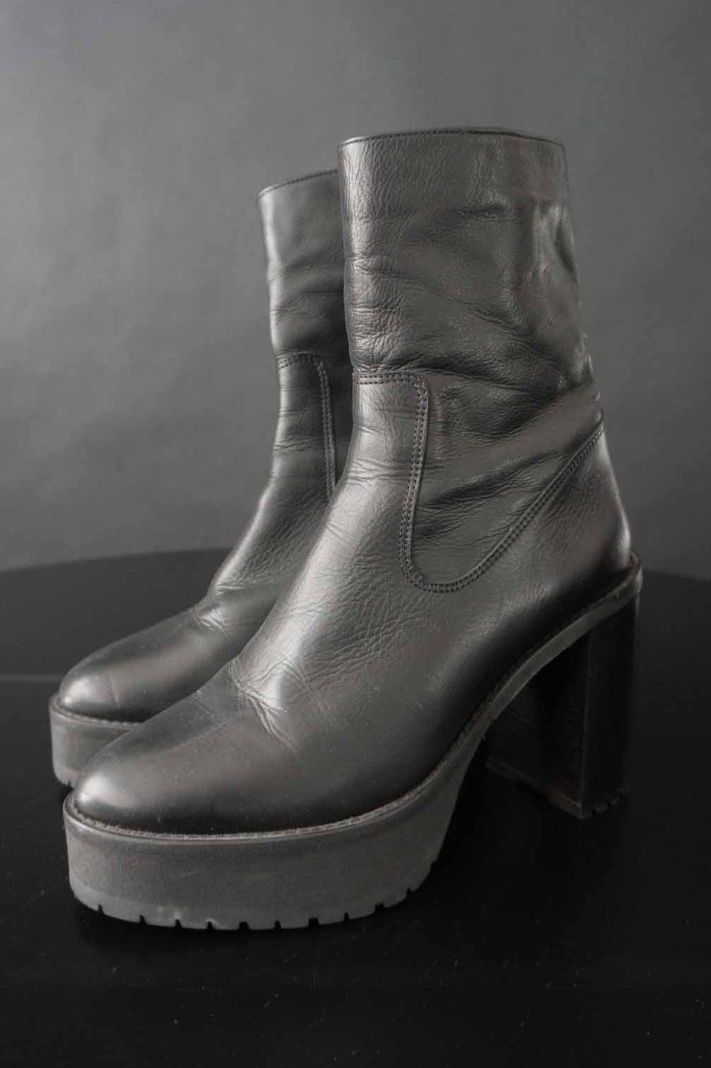 Y2K Buffalo Platform Boots schwarzes Echtleder chunky Plateauabsatz Paar – dunkles Vintage Schuhwerk 00s Retro Fashion