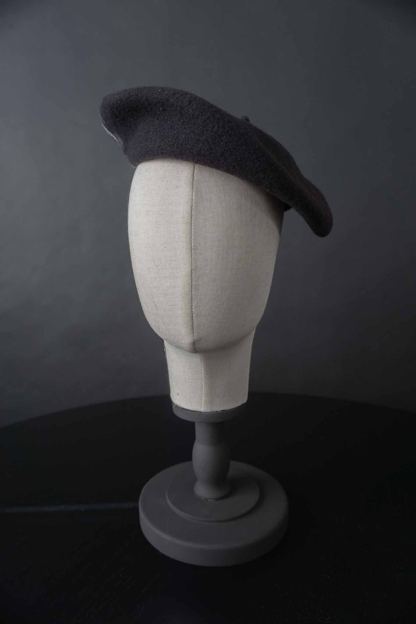 Vintage Woll-Baret Schurwolle, Schwarz theplaincircle vintage