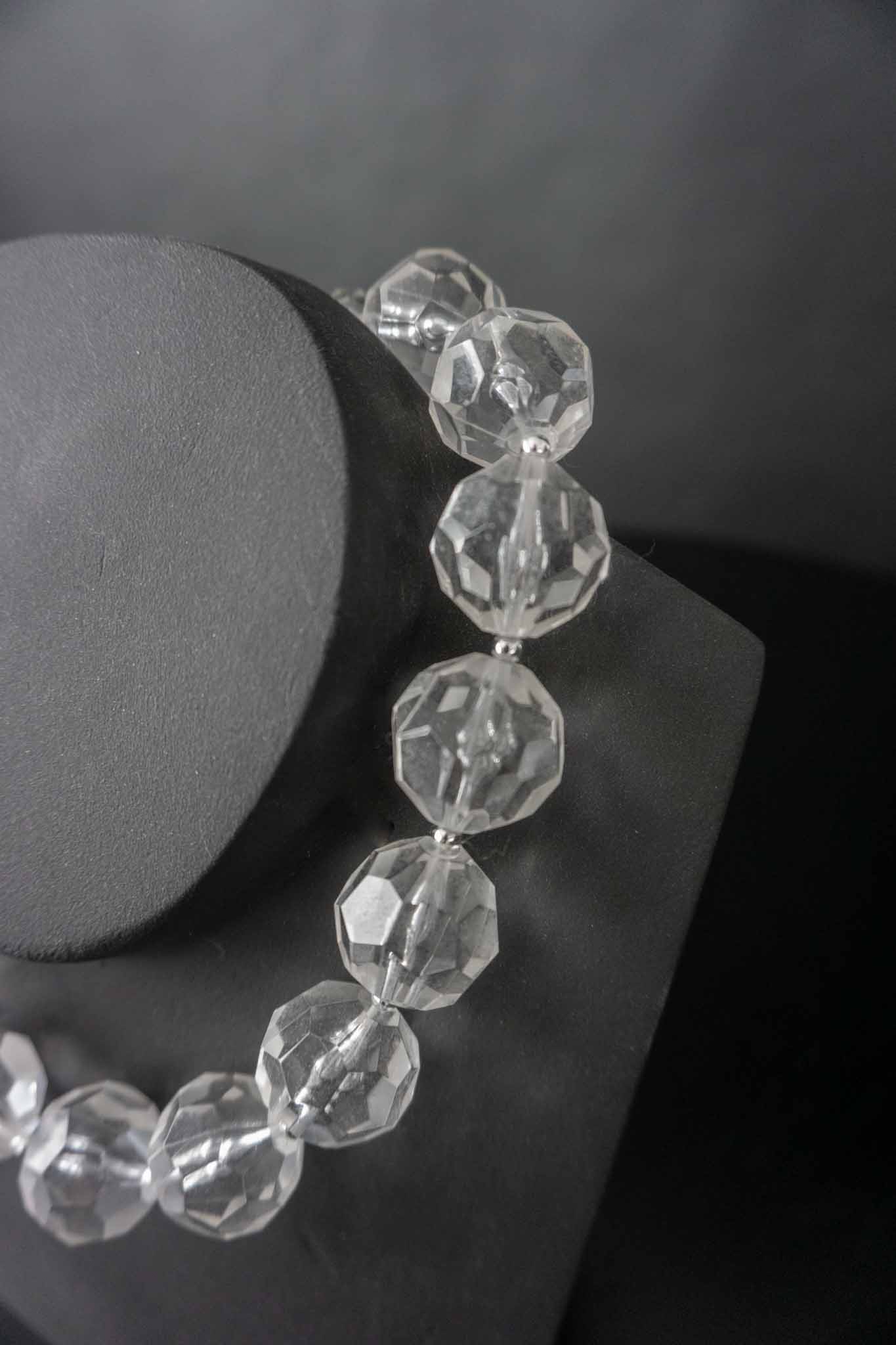 80er chunky Perlenkette transparente Kunststoff Facettperlen – Vintage Avantgarde Second Hand Statement Jewelry