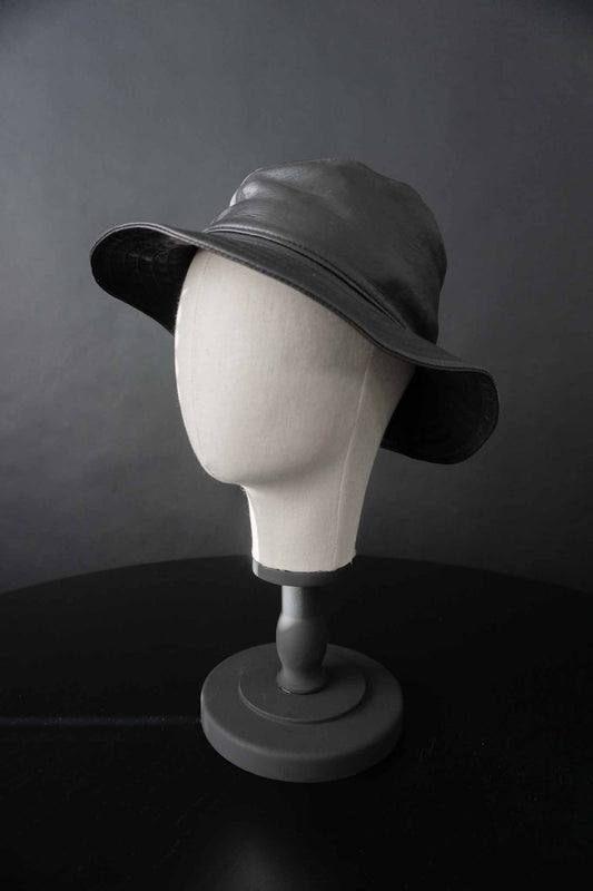Escada Vintage Lederhut schwarz – 80s Designer theplaincircle vintage