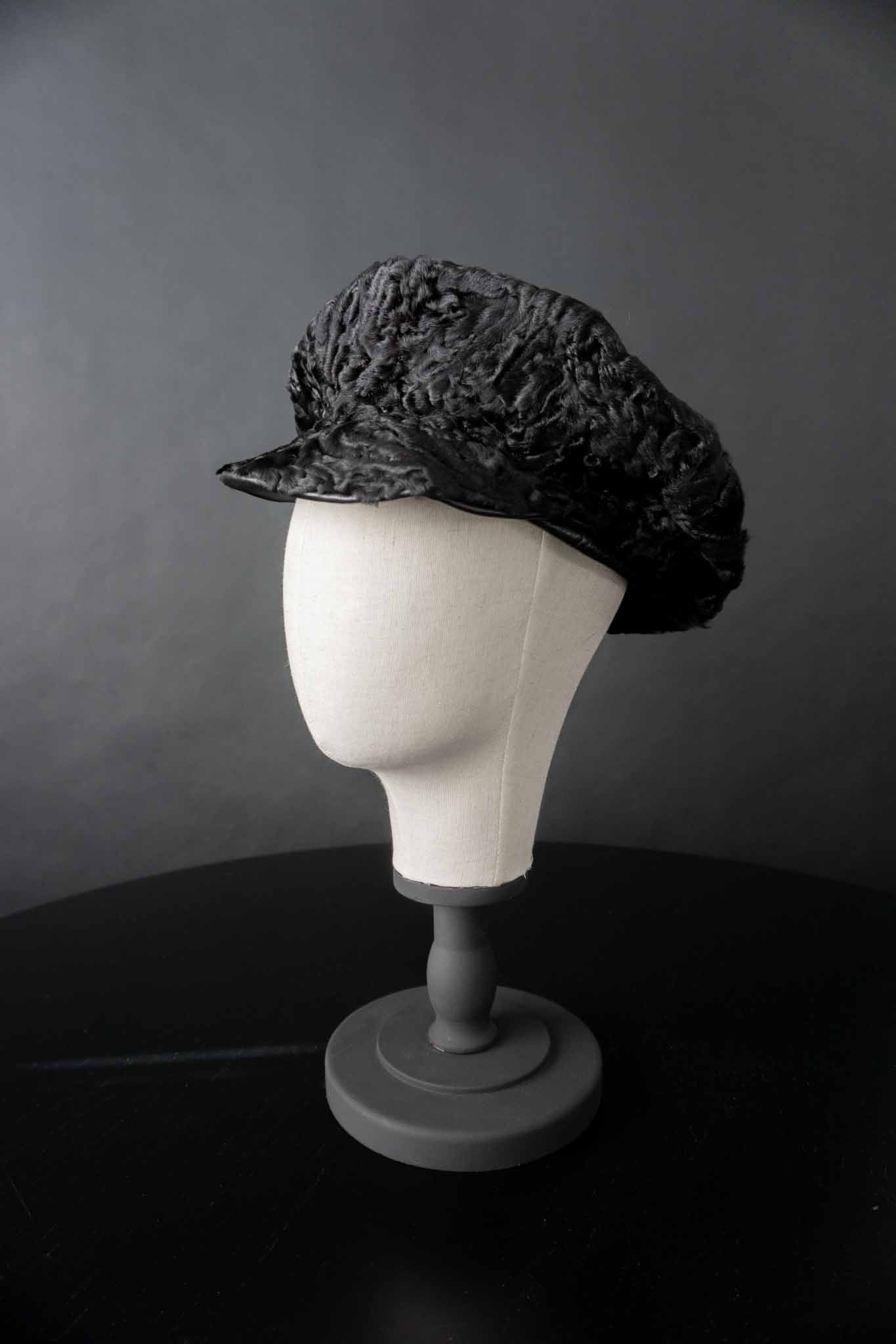 Vintage Bakerboy Hat Lammfell Schwarz theplaincircle vintage