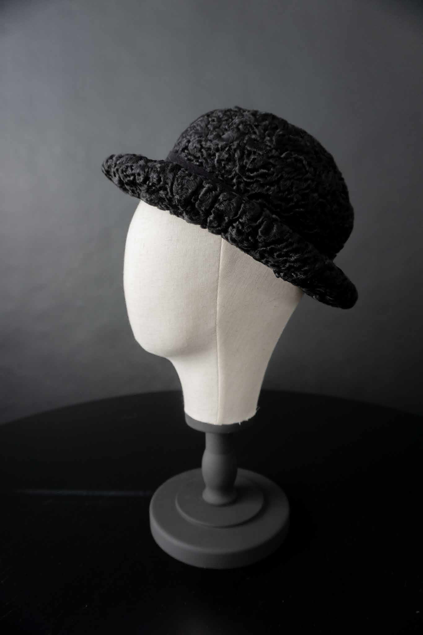 Vintage Hut Lammfell Schwarz theplaincircle vintage