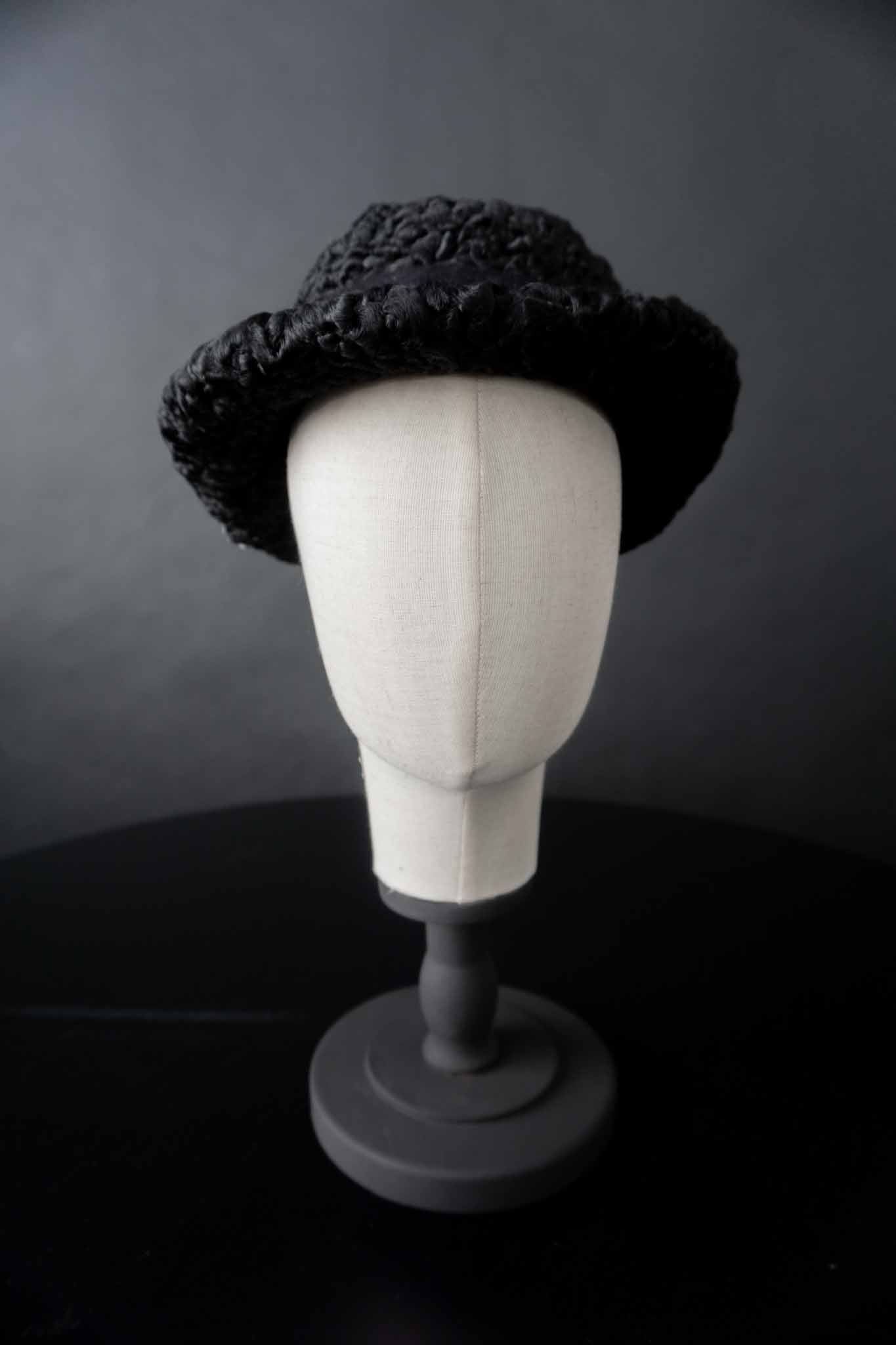 Vintage Hut Lammfell Schwarz theplaincircle vintage