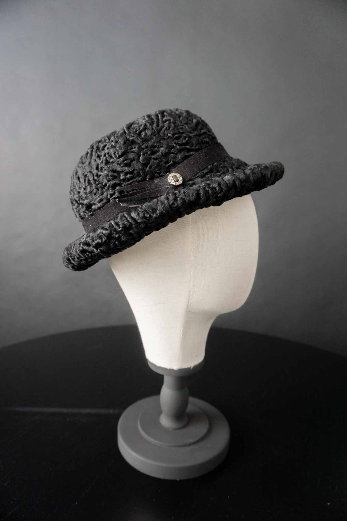 Vintage Hut Lammfell Schwarz theplaincircle vintage