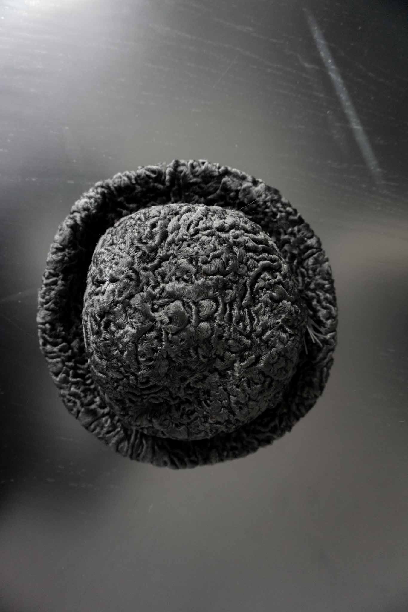 Vintage Hut Lammfell Schwarz theplaincircle vintage